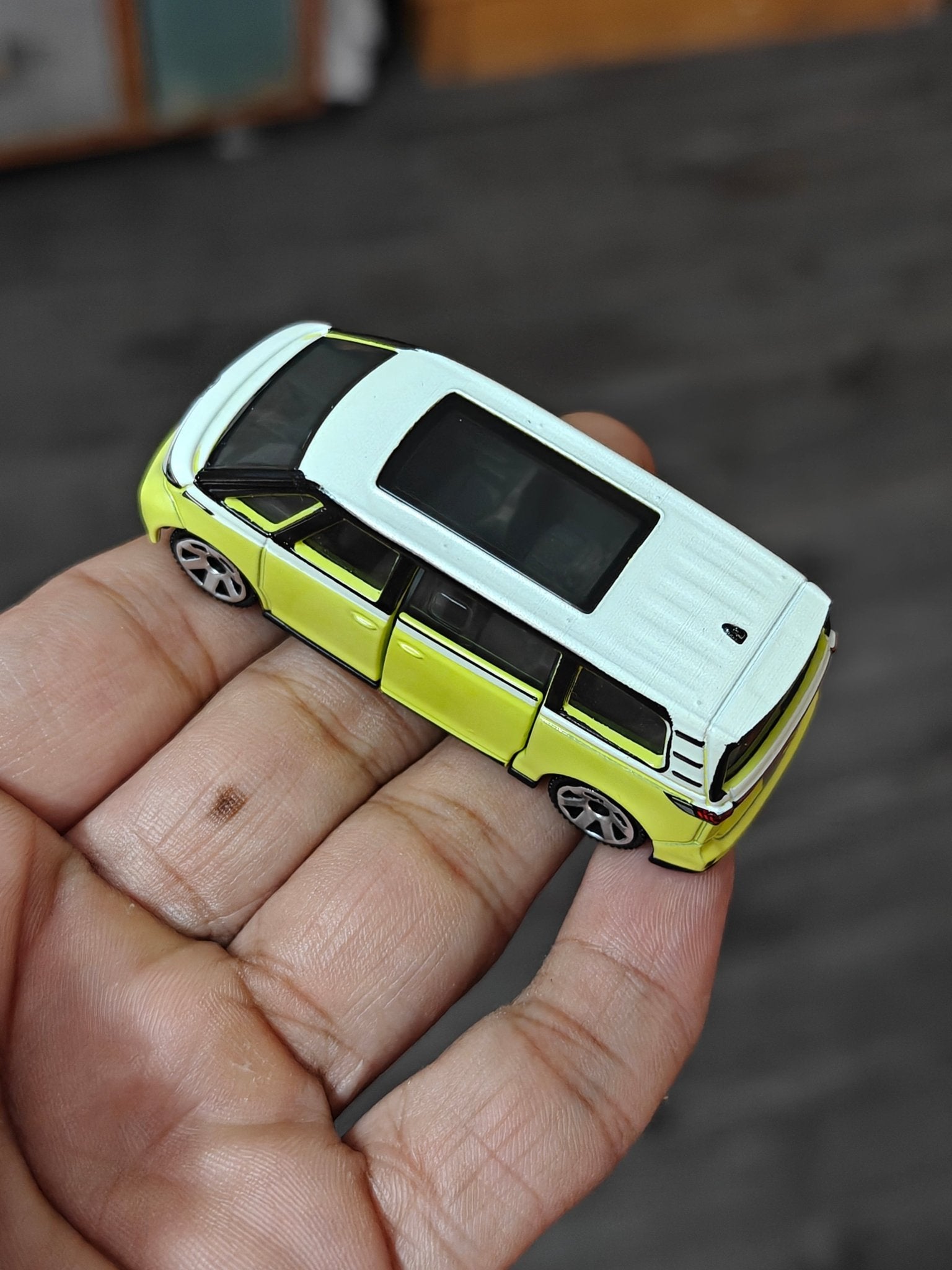 Moving Parts Matchbox Volkswagen ID Buzz (Uncarded - New) - Kinder Logs