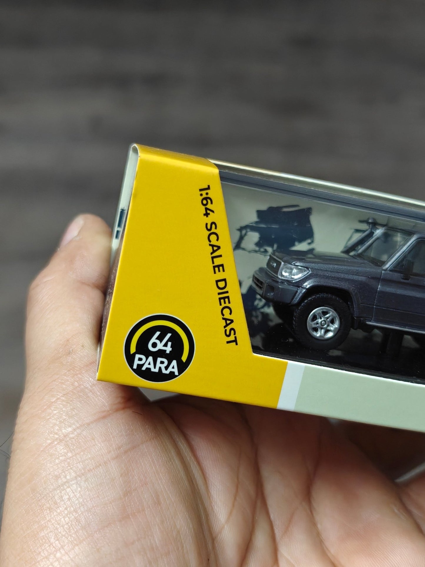 Para64 2014 Toyota Land Cruiser LC 71 (Graphite Grey) - Kinder Logs