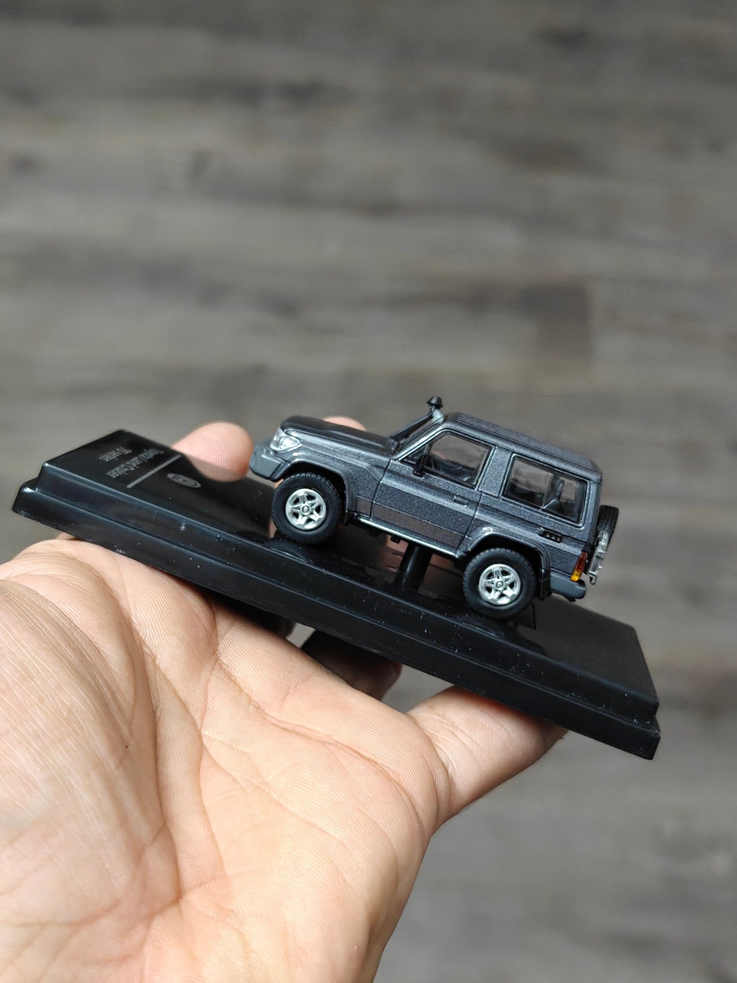 Para64 2014 Toyota Land Cruiser LC 71 (Graphite Grey) - Kinder Logs