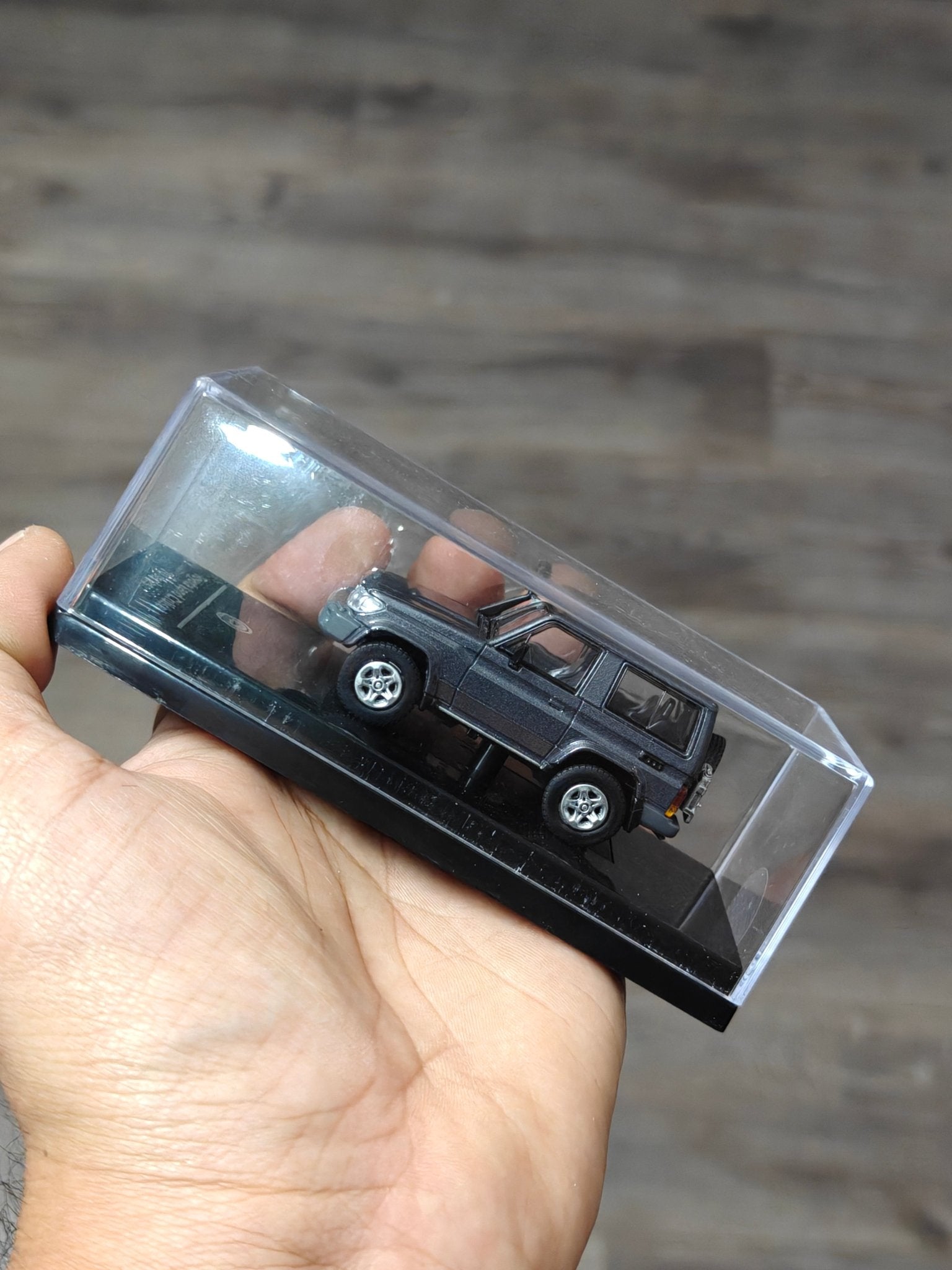 Para64 2014 Toyota Land Cruiser LC 71 (Graphite Grey) - Kinder Logs