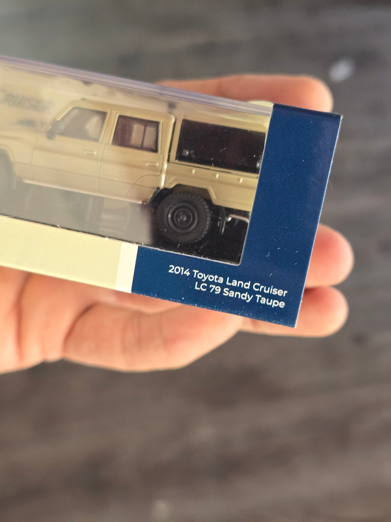 Para64 2014 Toyota Land Cruiser LC 79 Sandy Taupe (Open Box) - Kinder Logs