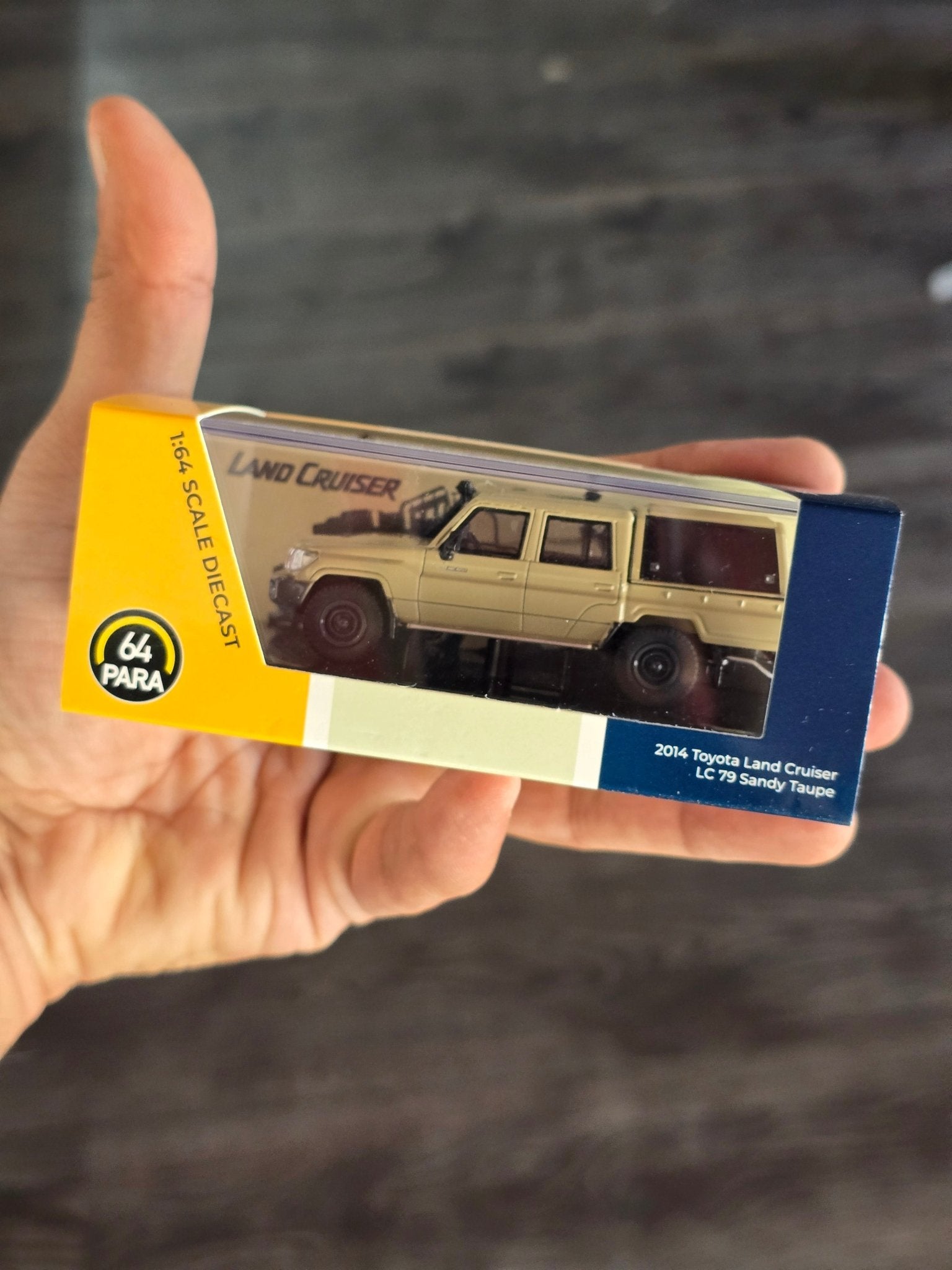 Para64 2014 Toyota Land Cruiser LC 79 Sandy Taupe (Open Box) - Kinder Logs