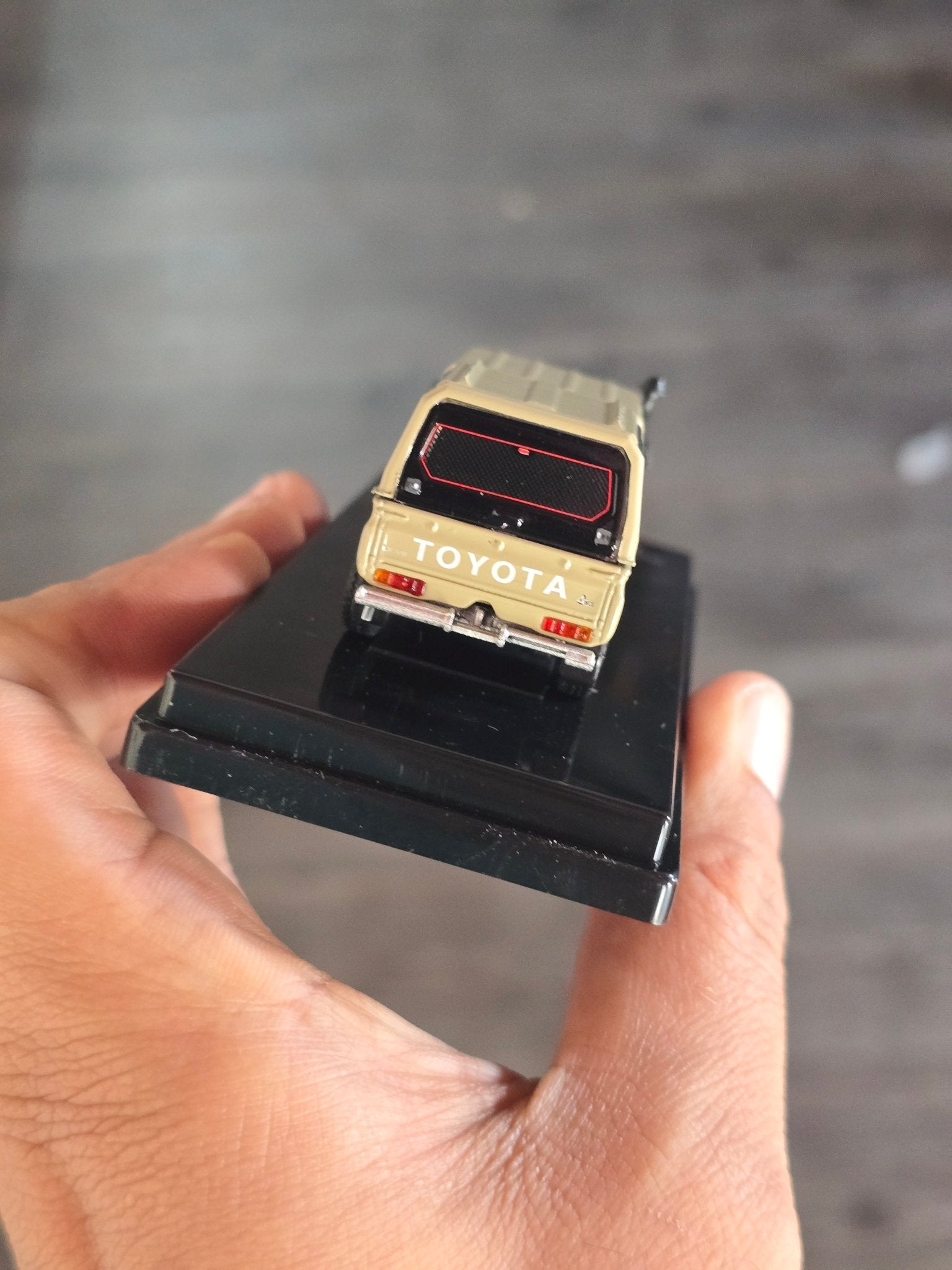 Para64 2014 Toyota Land Cruiser LC 79 Sandy Taupe (Open Box) - Kinder Logs