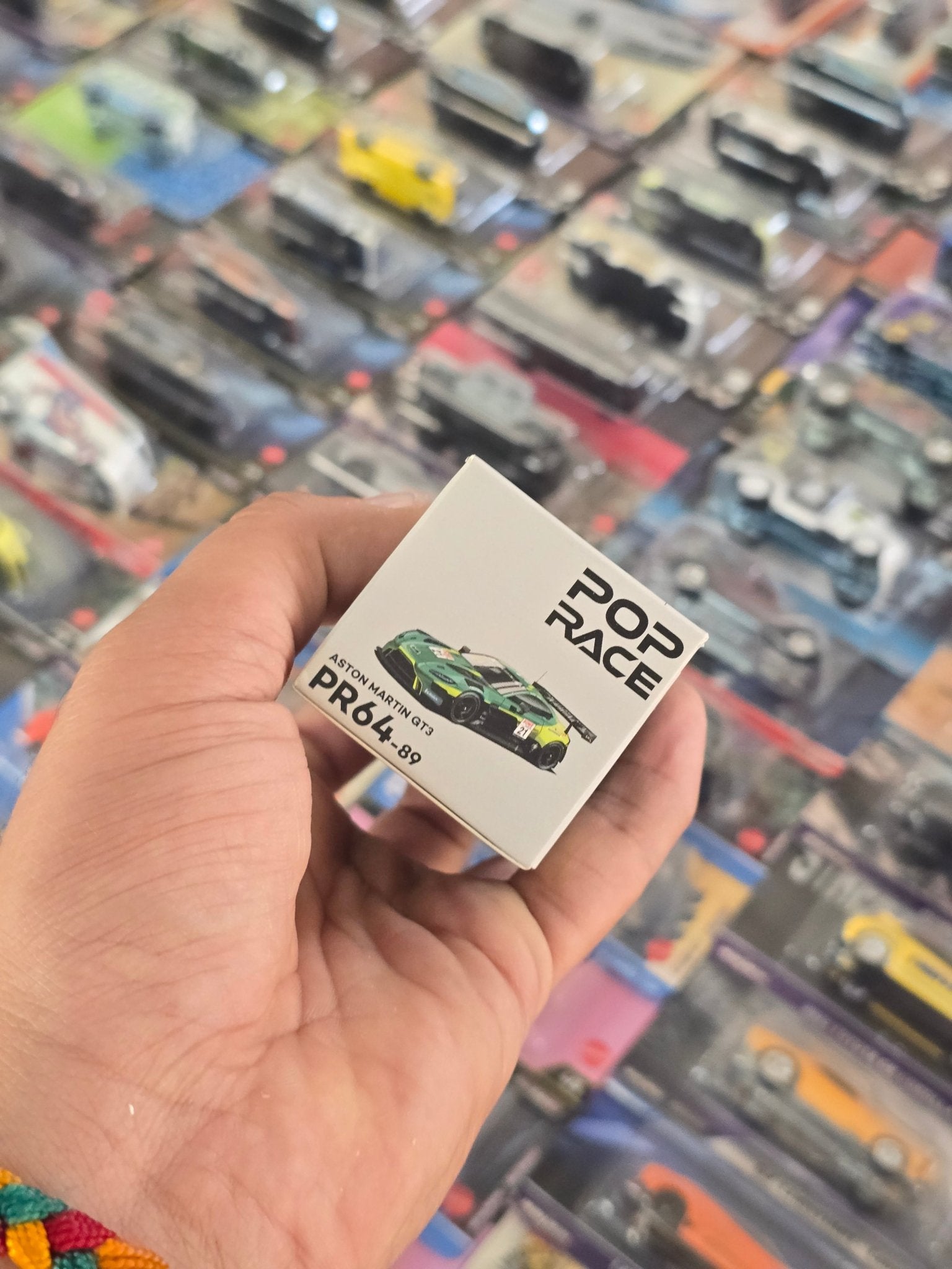 Pop Race Aston Martin GT3 (Open Box) - Kinder Logs