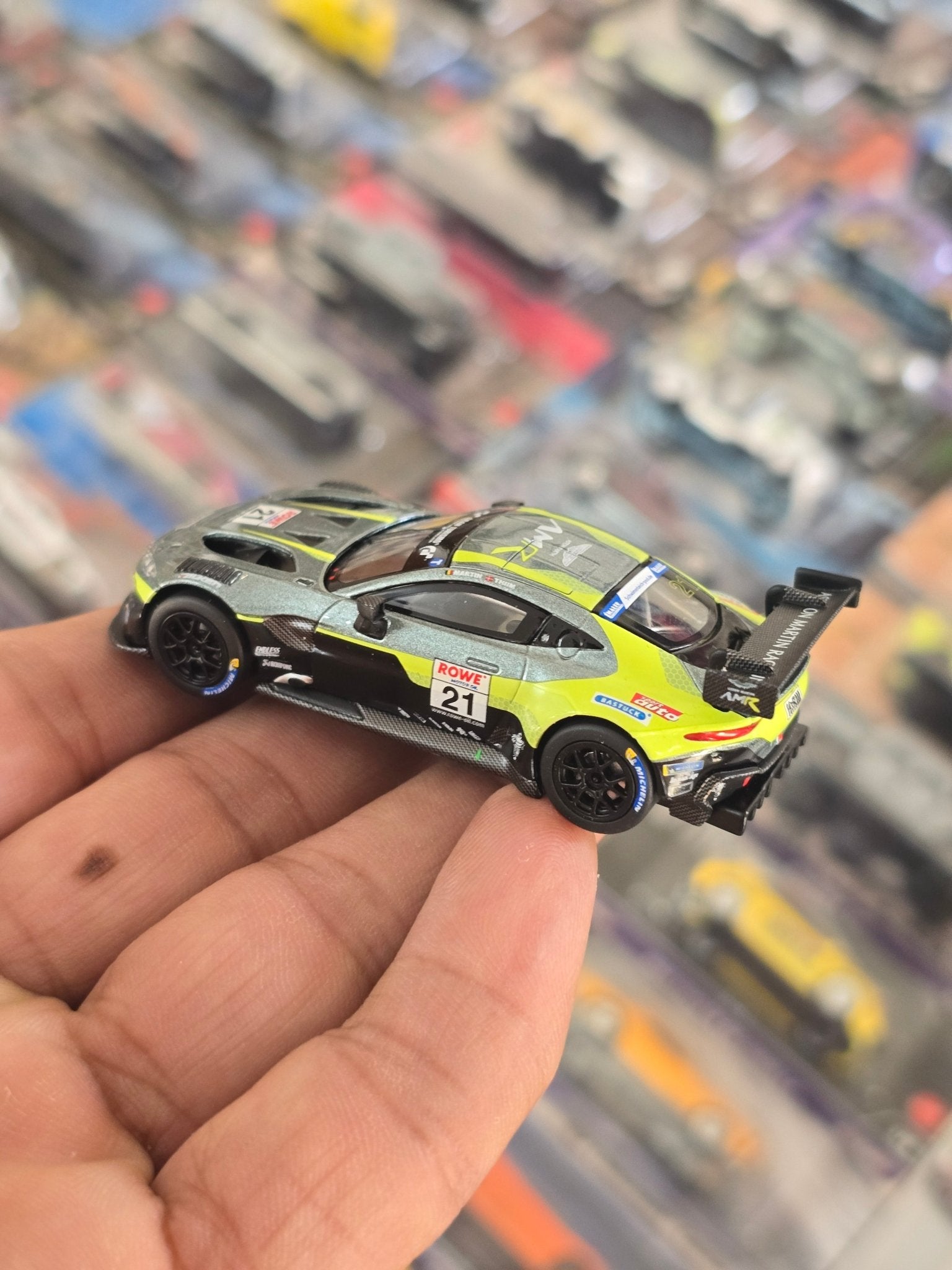 Pop Race Aston Martin GT3 (Open Box) - Kinder Logs