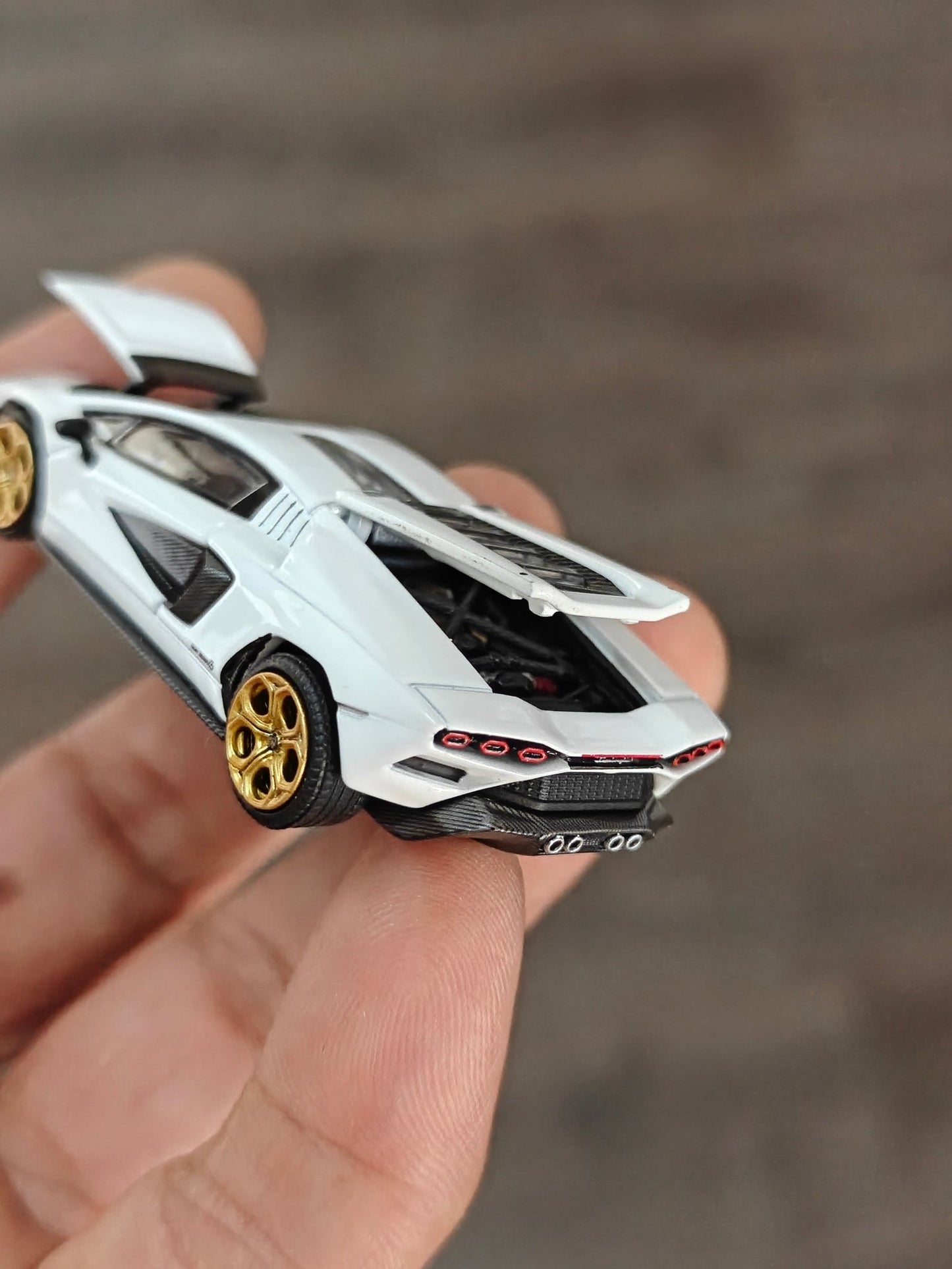 Pop Race Lamborghini Countach LPI 800 - 4 - White (Open Box) - Kinder Logs