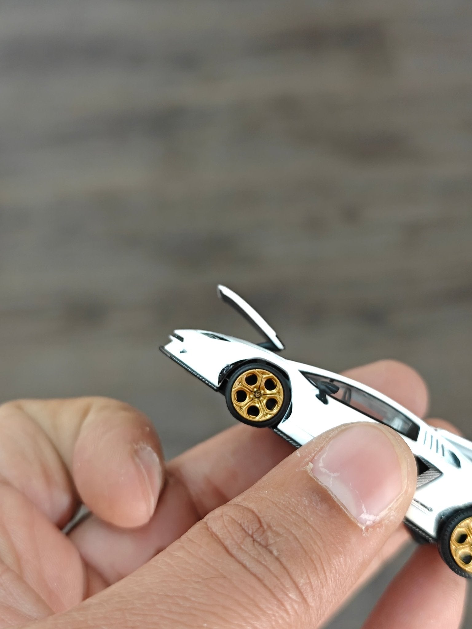 Pop Race Lamborghini Countach LPI 800 - 4 - White (Open Box) - Kinder Logs