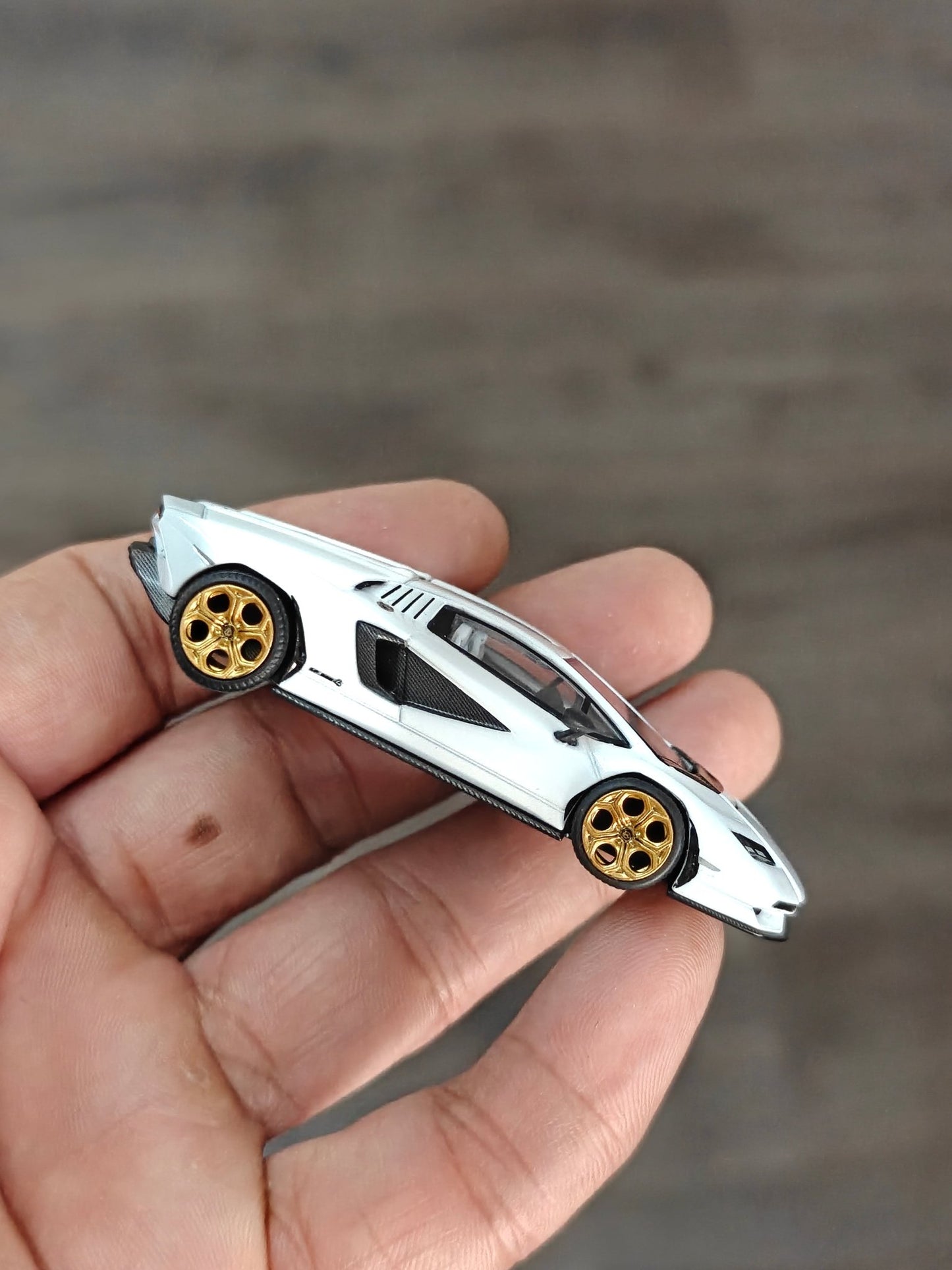 Pop Race Lamborghini Countach LPI 800 - 4 - White (Open Box) - Kinder Logs