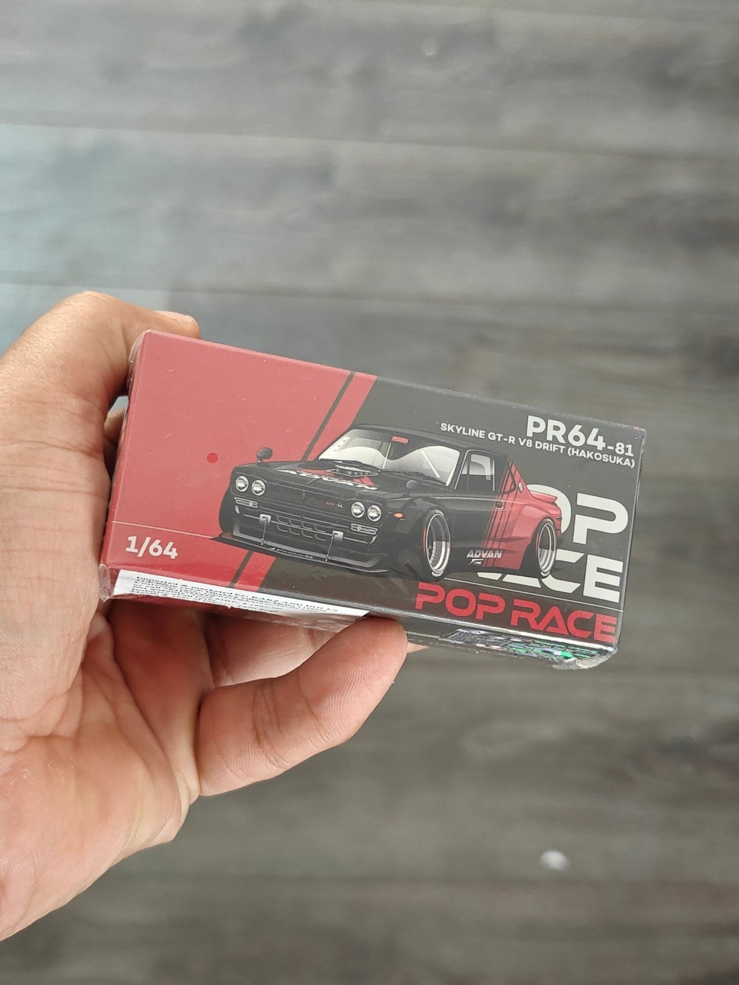 Pop Race Nissan Skyline GT-R V8 Drift Hakosuka PR64-81 Advan (Sealed Box) - Kinder Logs