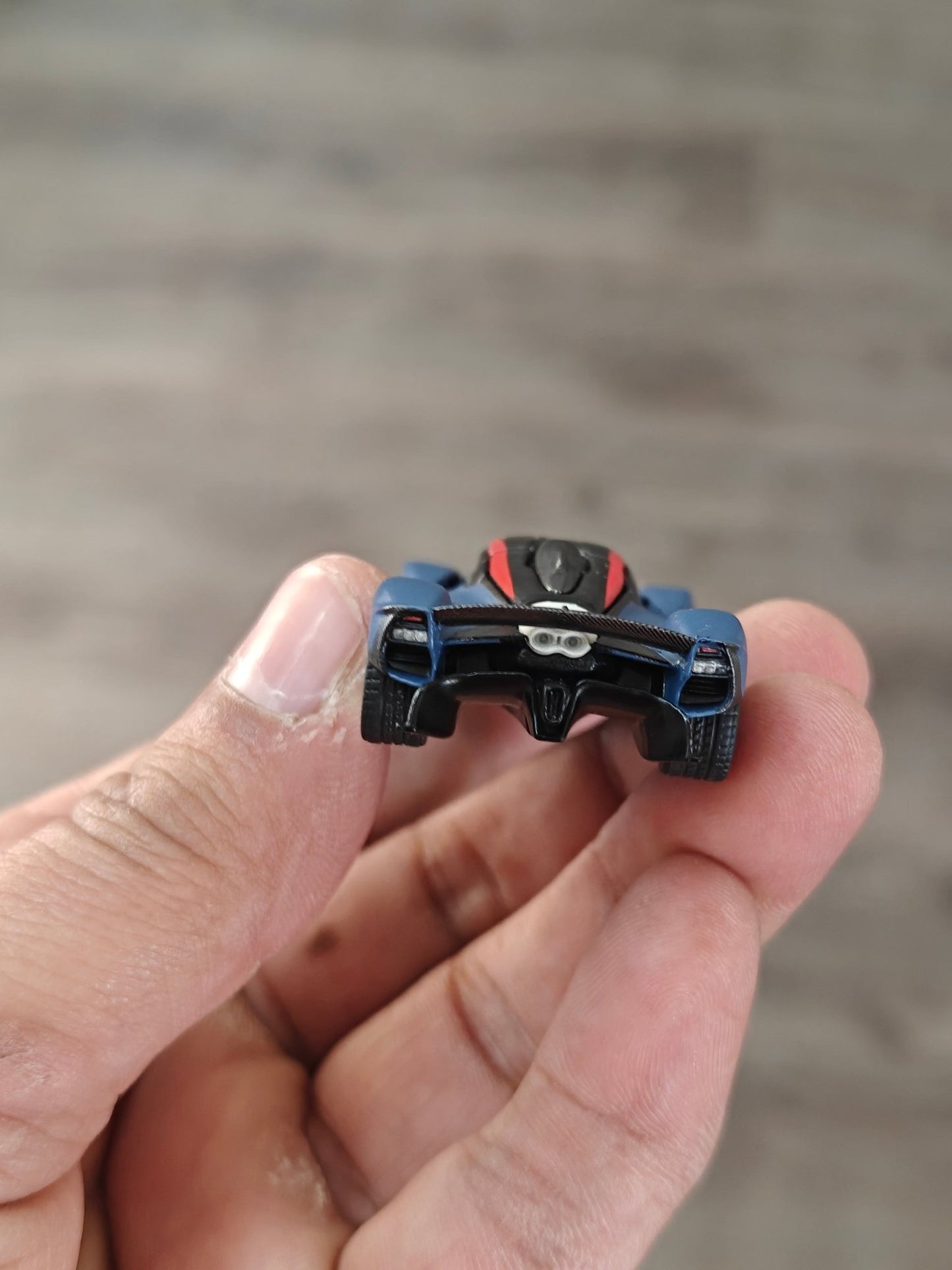 Pop Race XCARTOYS Aston Martin Valkyrie (S15 - 02) - Open Box - Kinder Logs