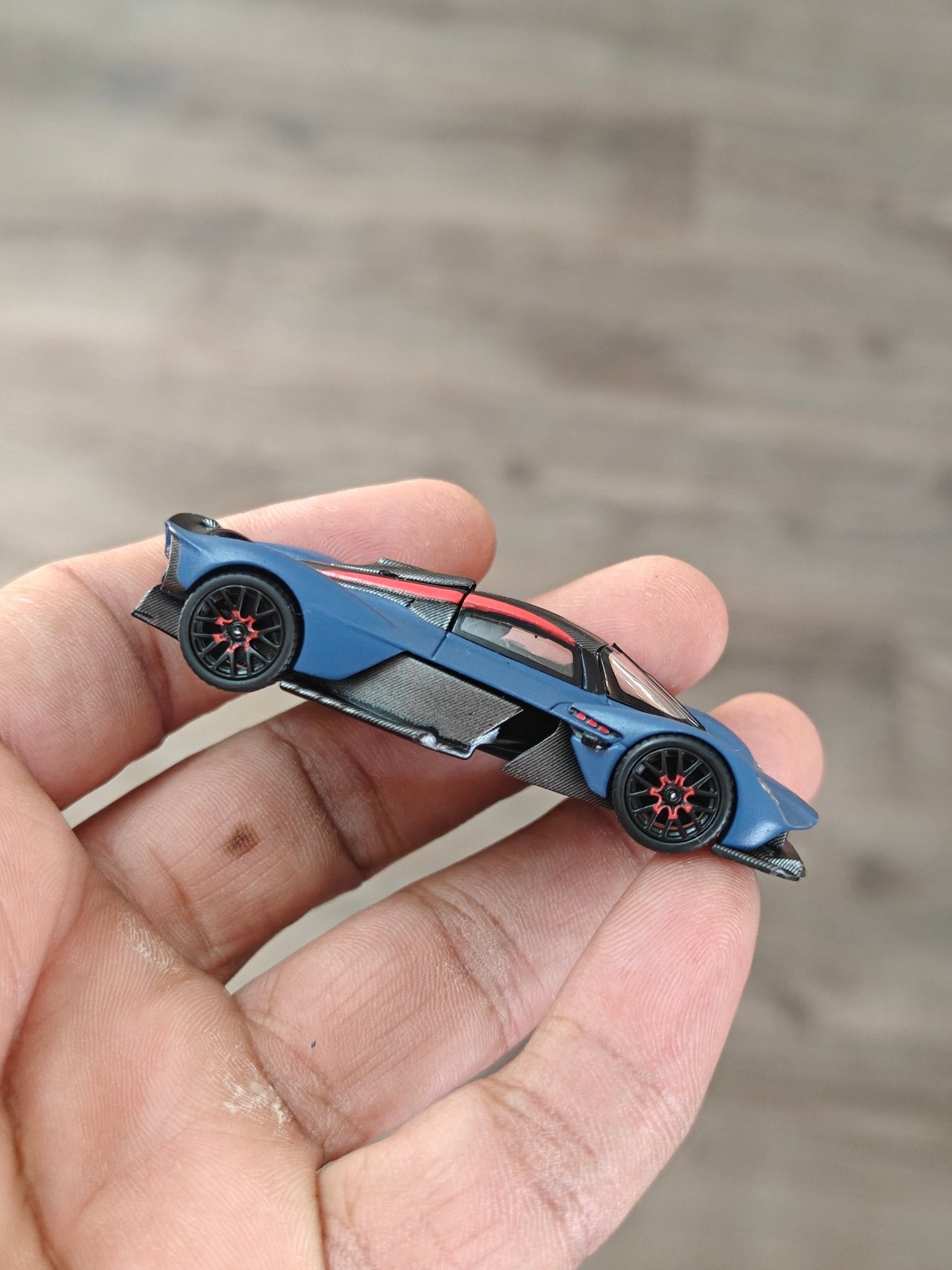 Pop Race XCARTOYS Aston Martin Valkyrie (S15 - 02) - Open Box - Kinder Logs