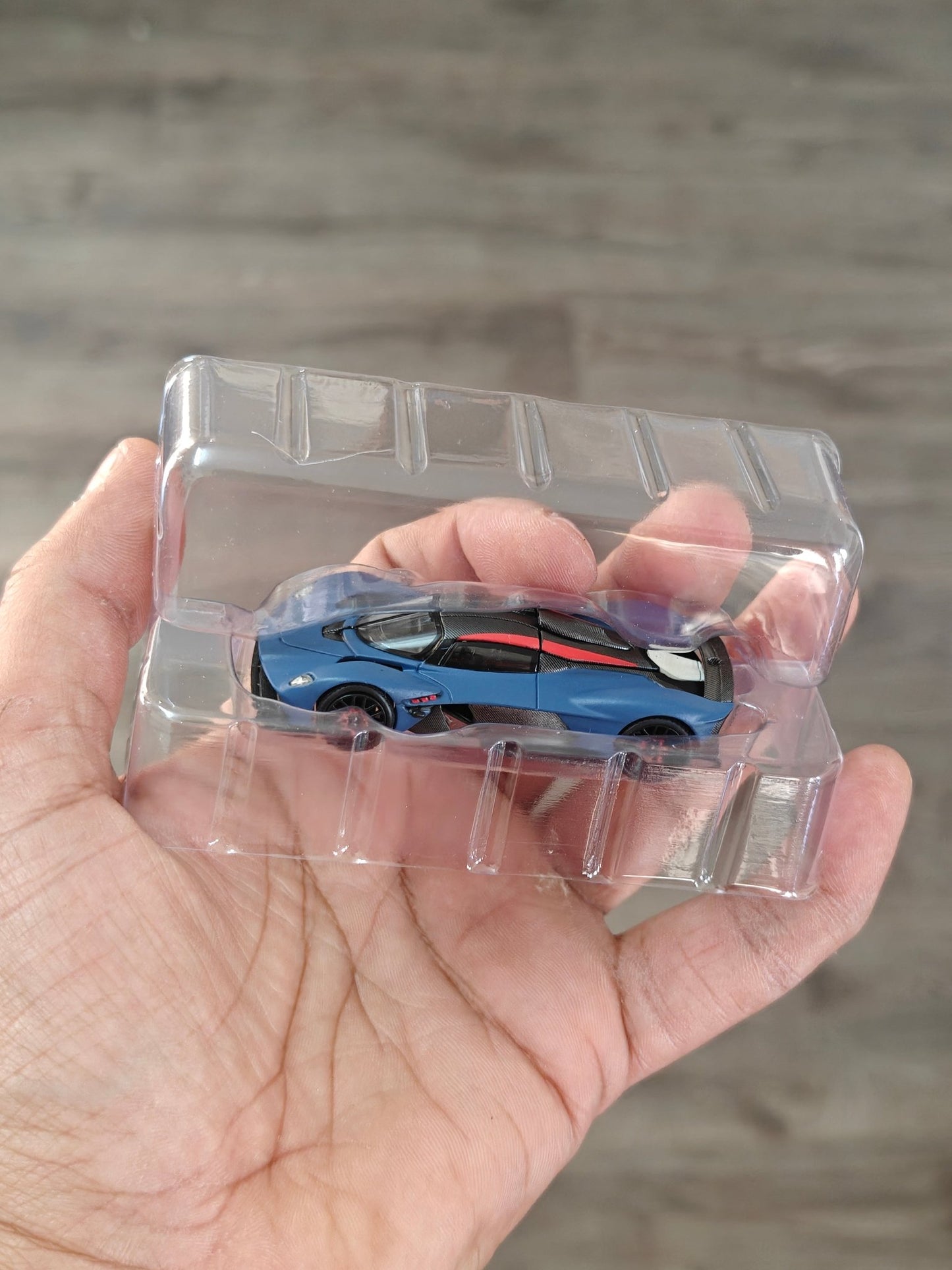 Pop Race XCARTOYS Aston Martin Valkyrie (S15 - 02) - Open Box - Kinder Logs