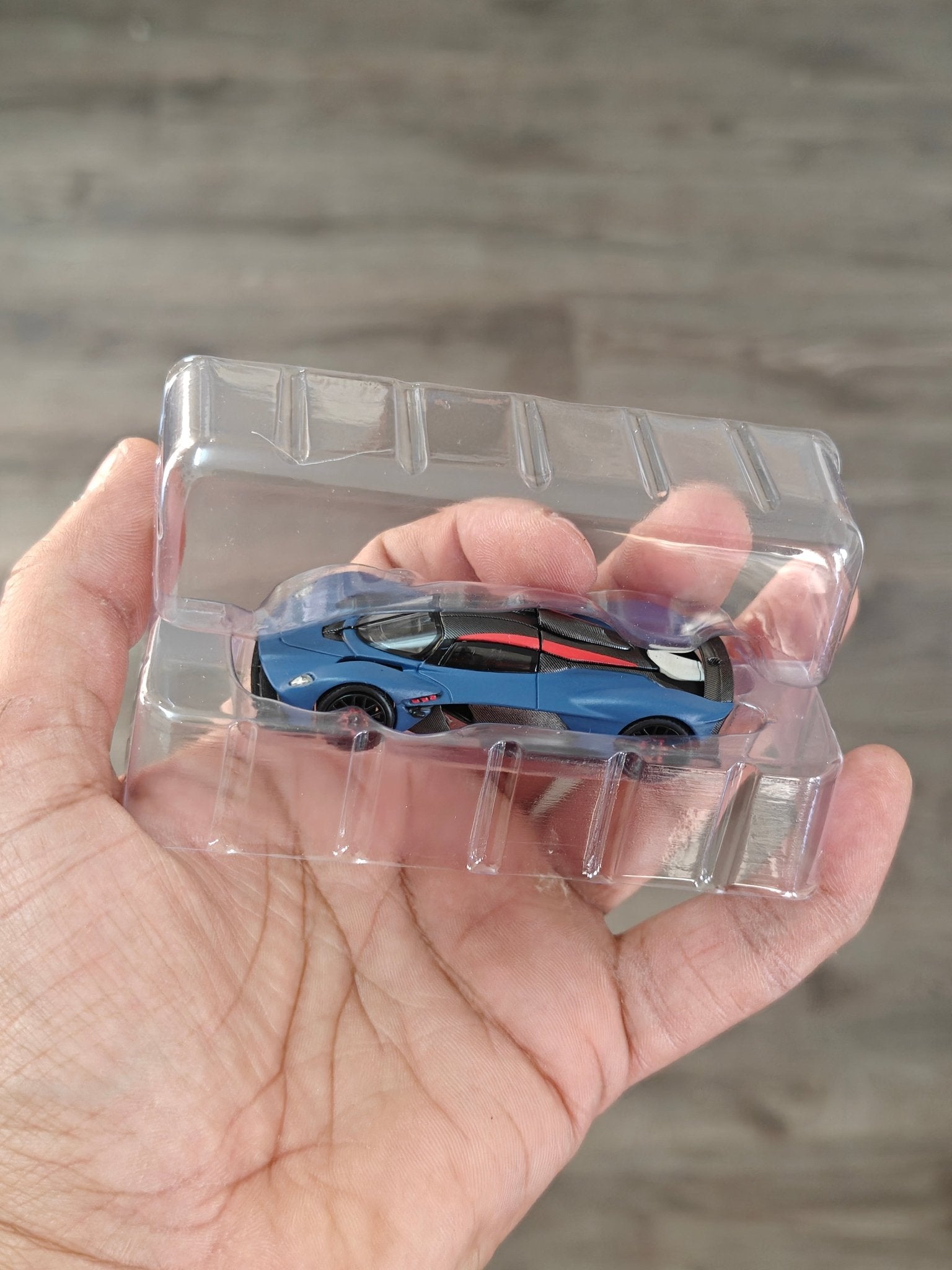 Pop Race XCARTOYS Aston Martin Valkyrie (S15 - 02) - Open Box - Kinder Logs