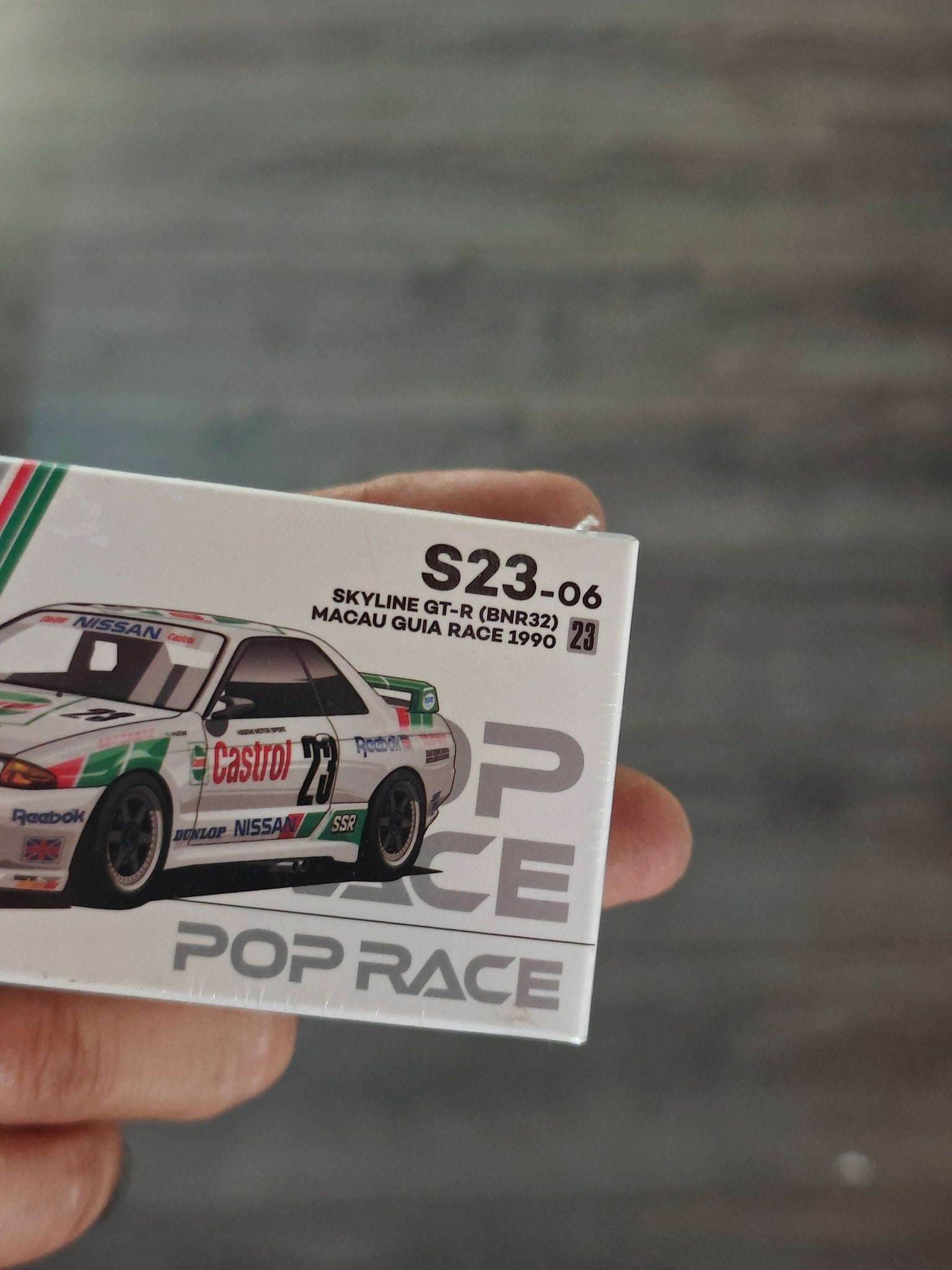 Pop Race XCARTOYS Nissan Skyline GT-R BNR32 Macau Guia Race 1990 (S23-06) - Kinder Logs