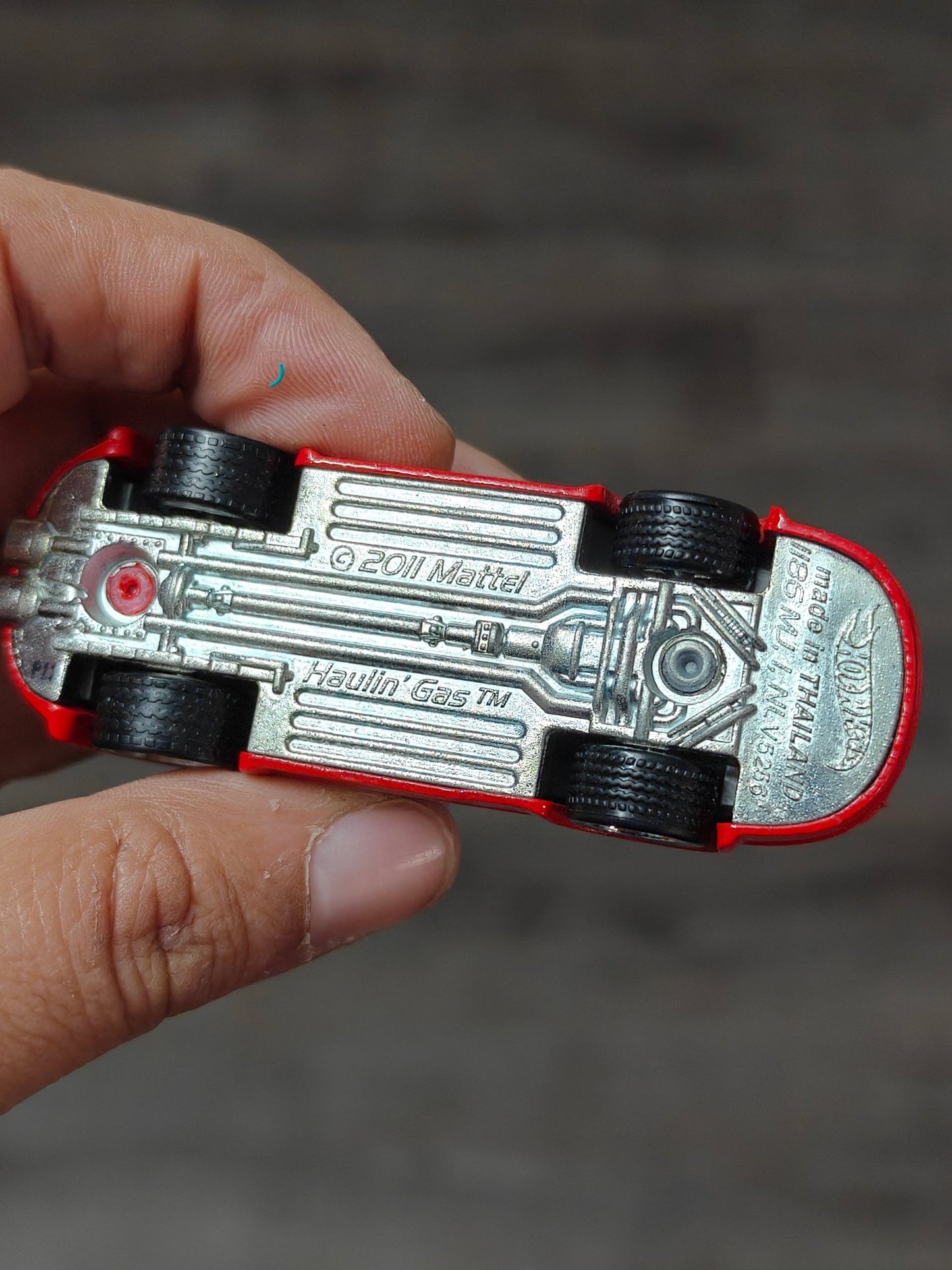 Premium Hot Wheels 1937 Haulin' Gas Lion Head Edition (Uncarded - New) - Kinder Logs