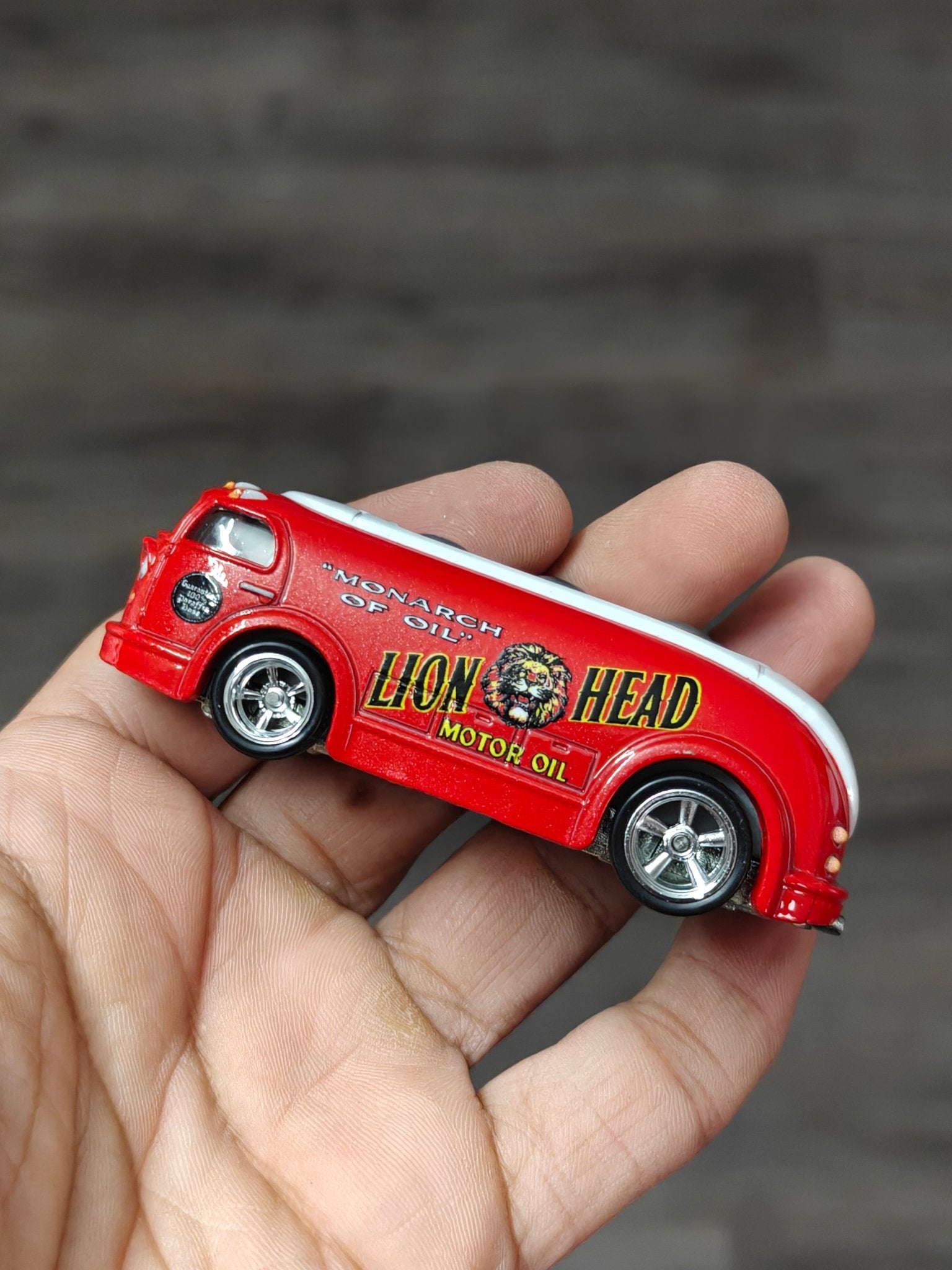 Premium Hot Wheels 1937 Haulin' Gas Lion Head Edition (Uncarded - New) - Kinder Logs
