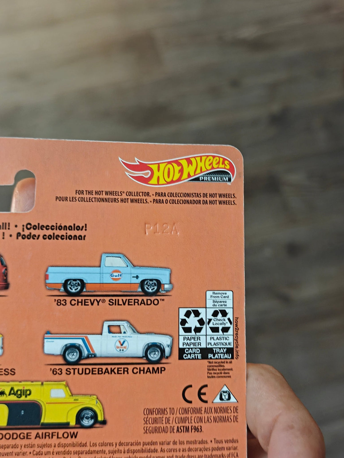 Premium Hot Wheels 1963 Studebaker Champ Valvoline Edition (Imported) - Kinder Logs