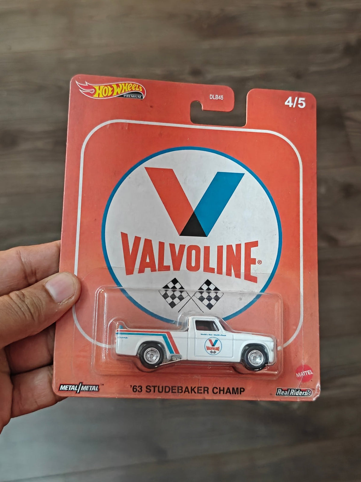 Premium Hot Wheels 1963 Studebaker Champ Valvoline Edition (Imported) - Kinder Logs