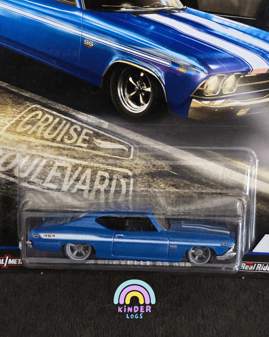 Premium Hot Wheels 1969 Chevelle SS 396 - Cruise Boulevard - Kinder Logs