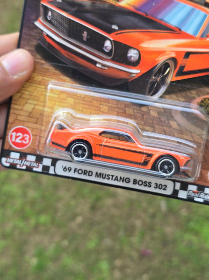 Premium Hot Wheels 1969 Ford Mustang Boss 302 - Boulevard 123 (Imported) - Kinder Logs