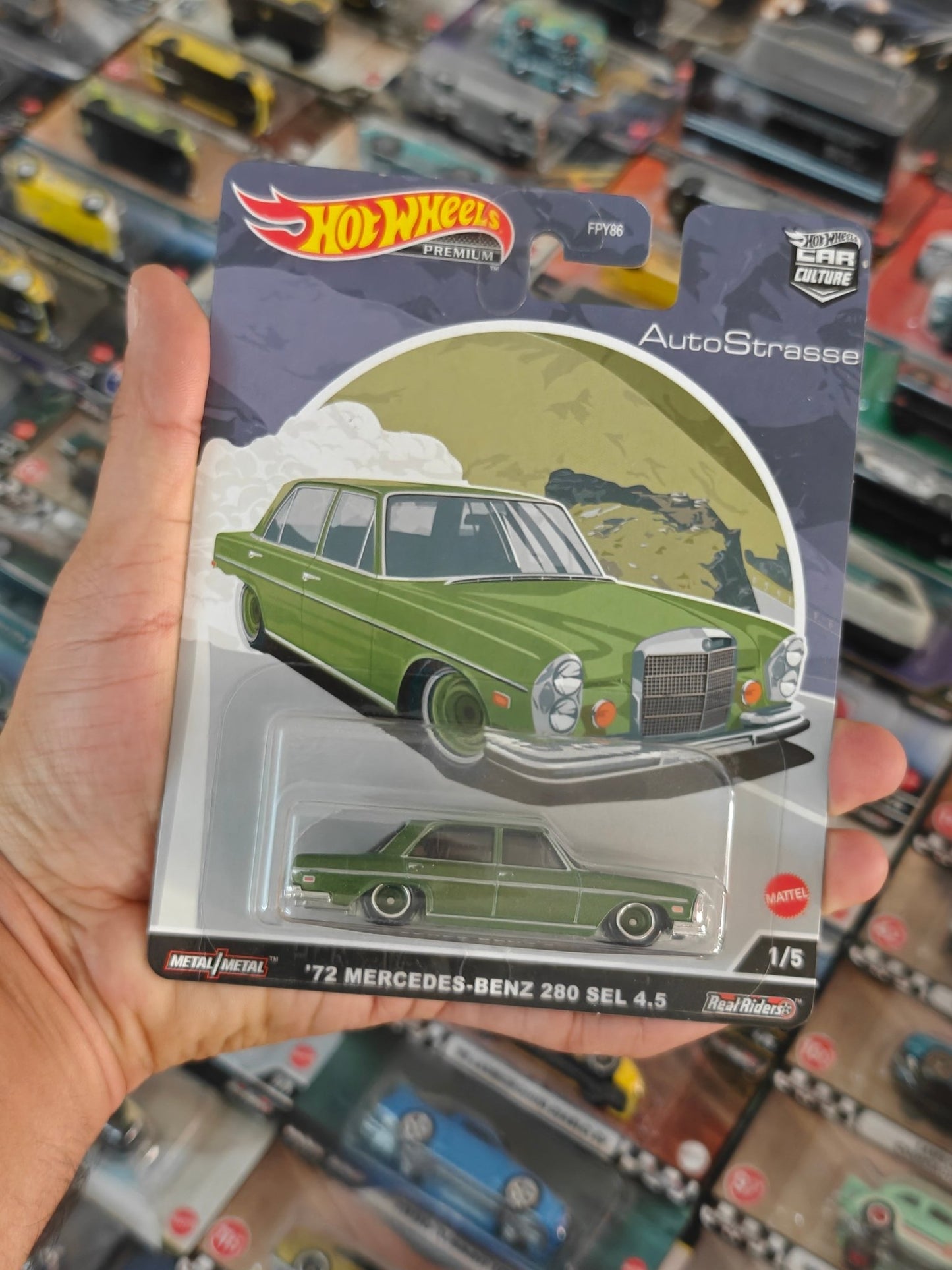 Premium Hot Wheels 1972 Mercedes - Benz 280 SEL 4.5 - Auto Strasse (Imported) - Kinder Logs