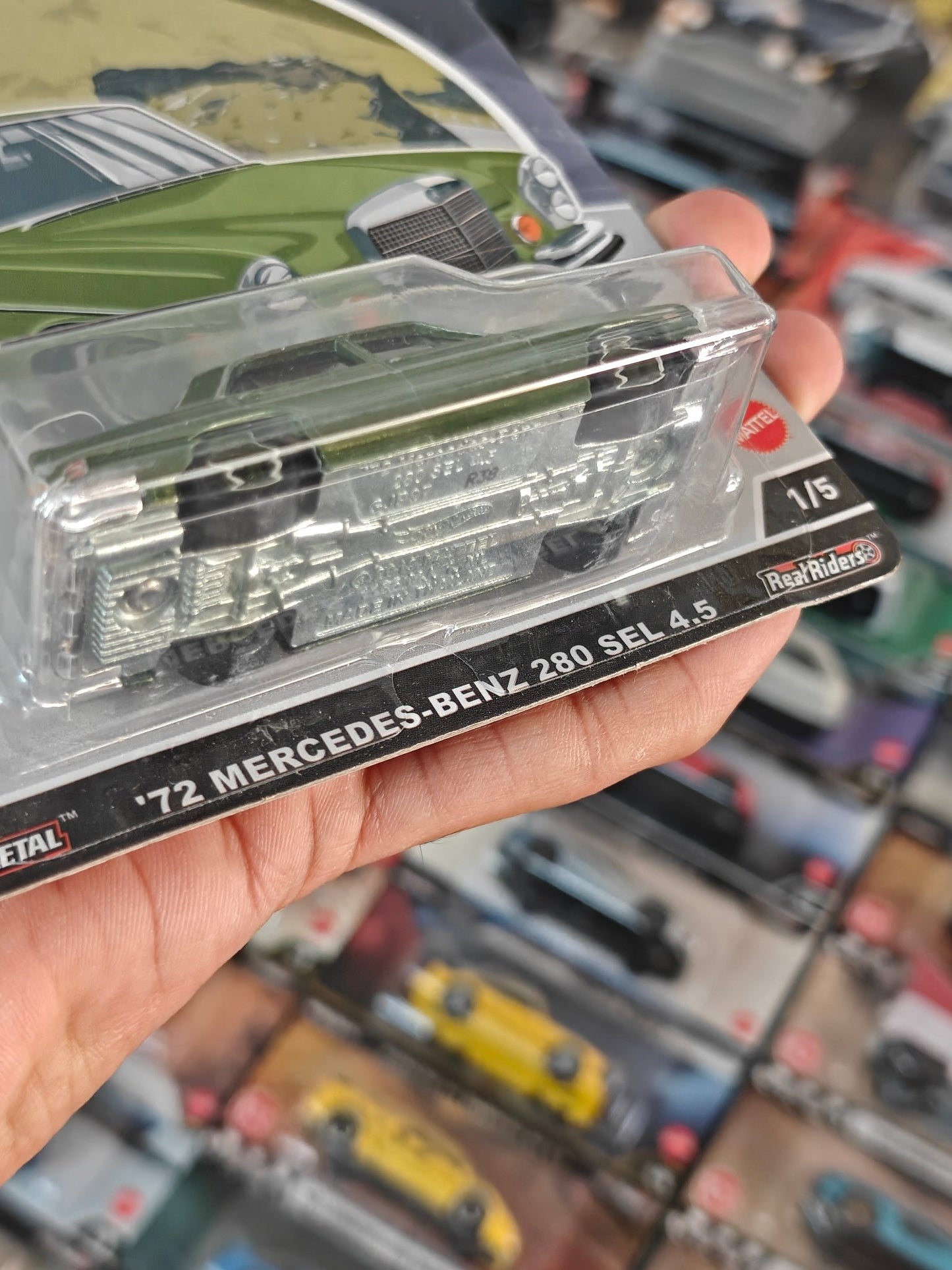 Premium Hot Wheels 1972 Mercedes - Benz 280 SEL 4.5 - Auto Strasse (Imported) - Kinder Logs