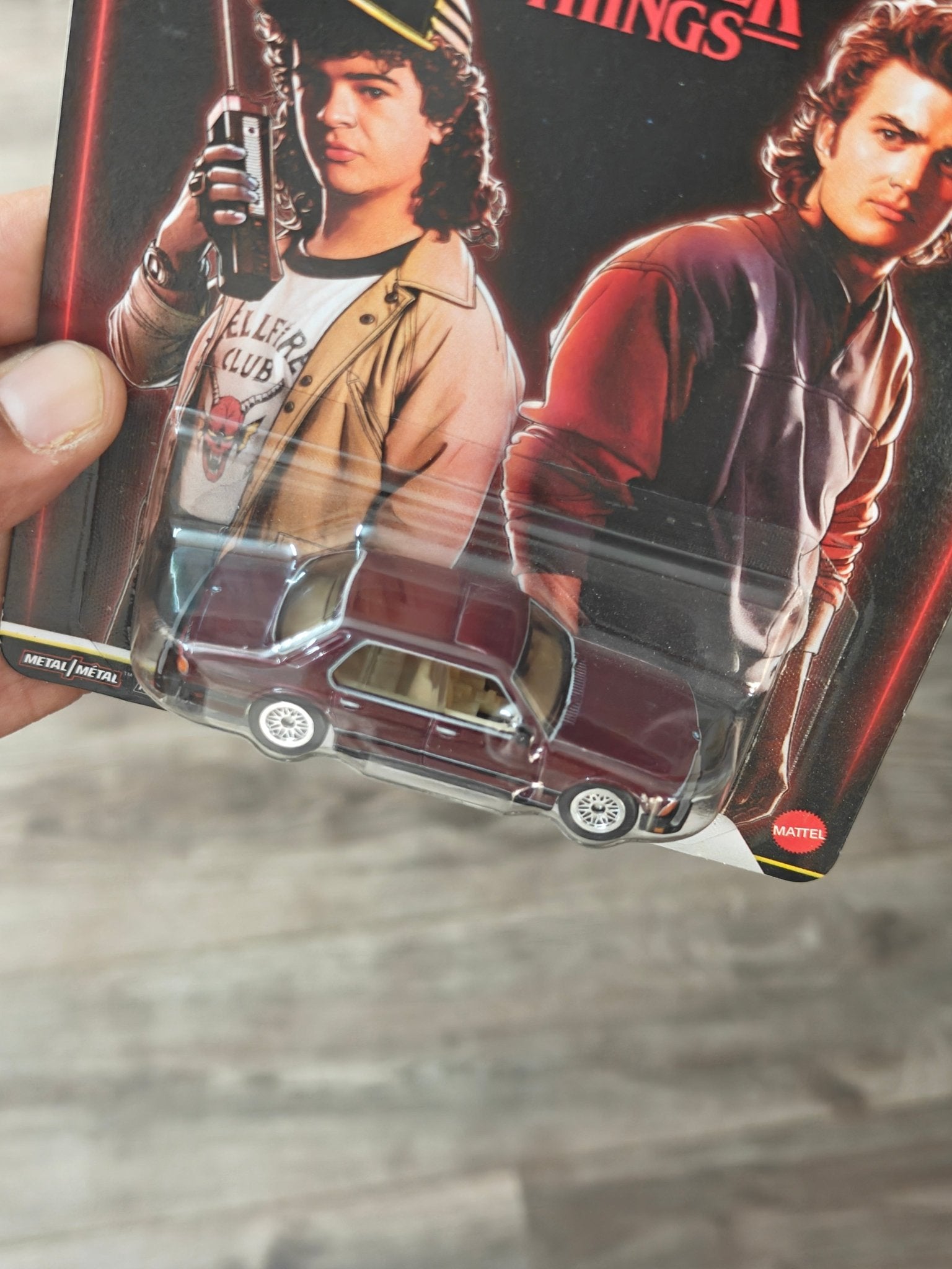 Premium Hot Wheels 1983 BMW 733i - Netflix Stranger Things (Imported) - Kinder Logs