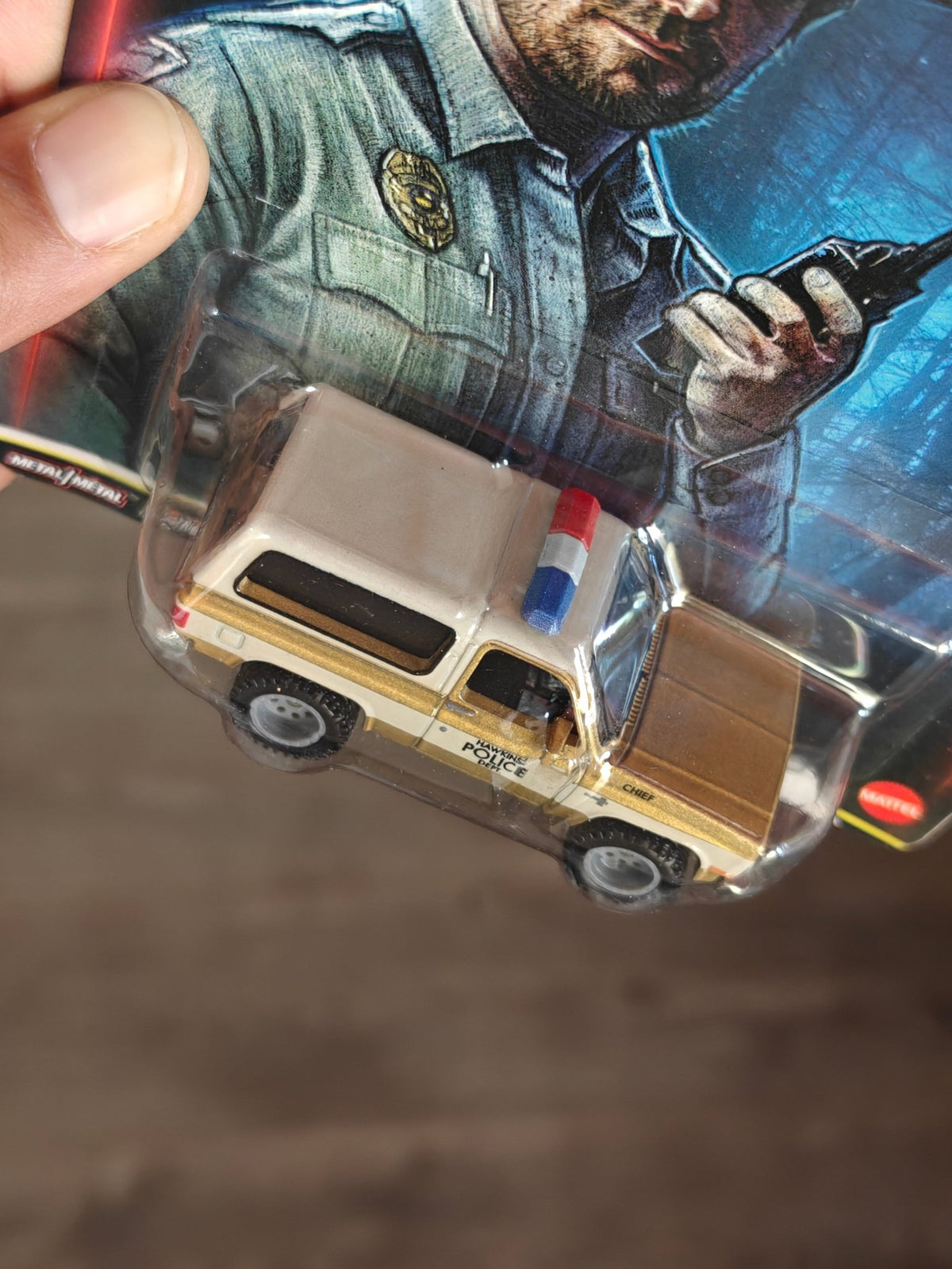 Premium Hot Wheels 1985 Chevrolet K5 Blazer 'Stranger Things' (Imported) - Kinder Logs