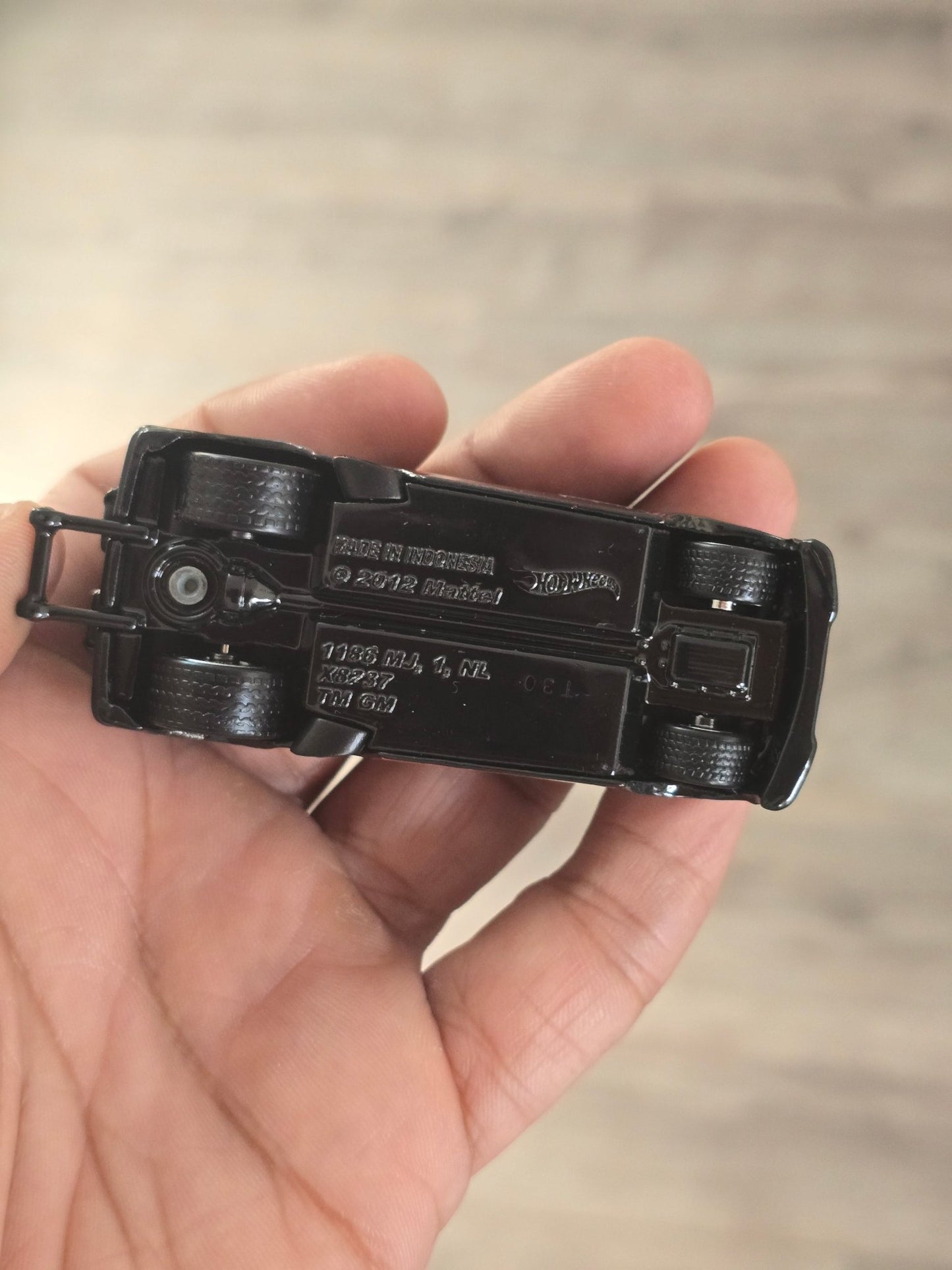 Premium Hot Wheels 1985 Chevy Astro Van - Batman (Uncarded - New) - Kinder Logs