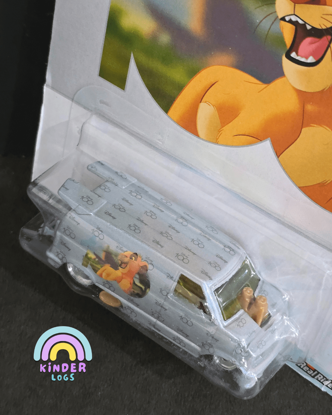 Premium Hot Wheels 1985 Chevy Astro Van - Disney 100 Edition (Simba) - Kinder Logs