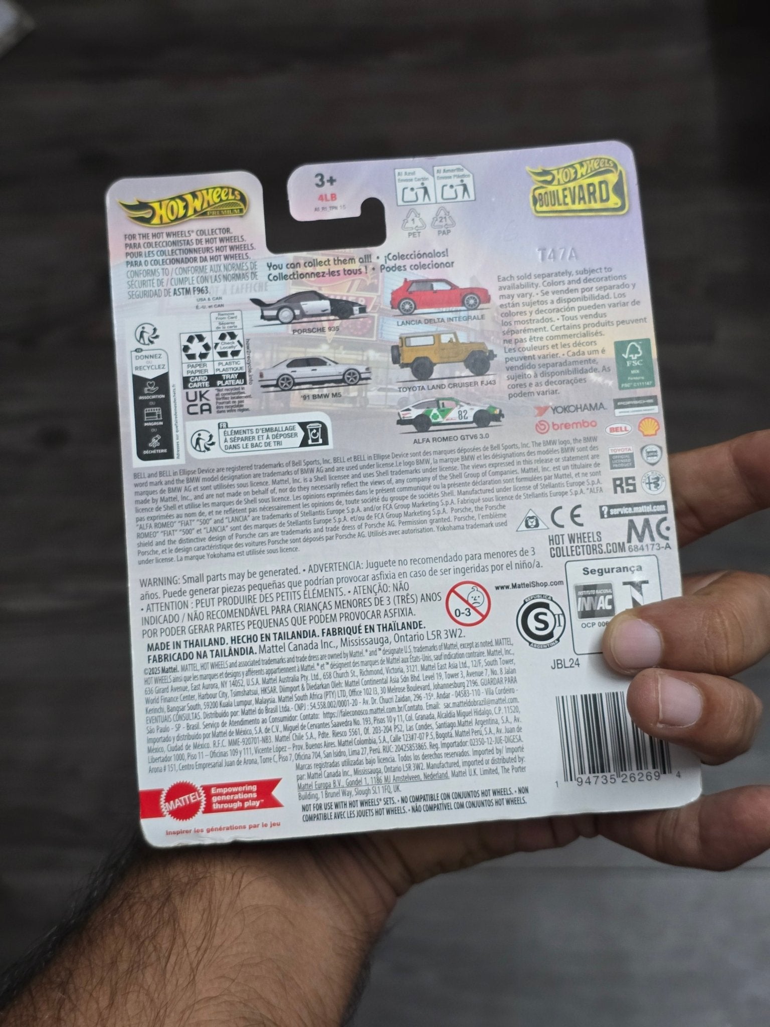 Premium Hot Wheels 1991 BMW M5 - Boulevard 118 - Kinder Logs