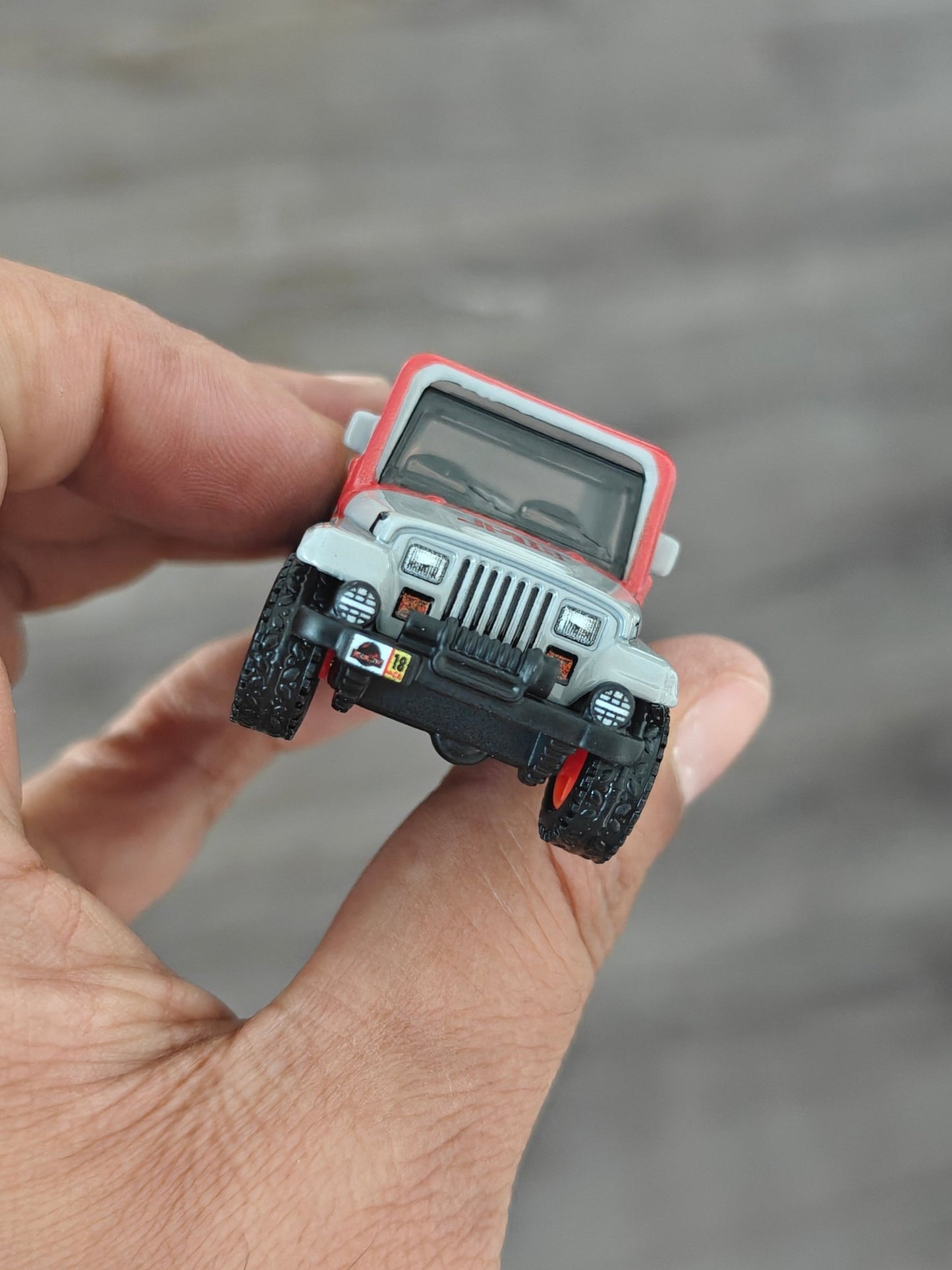 Premium Hot Wheels 1992 Jeep Wrangler Sahara Jurassic Park (Uncarded - New) - Kinder Logs