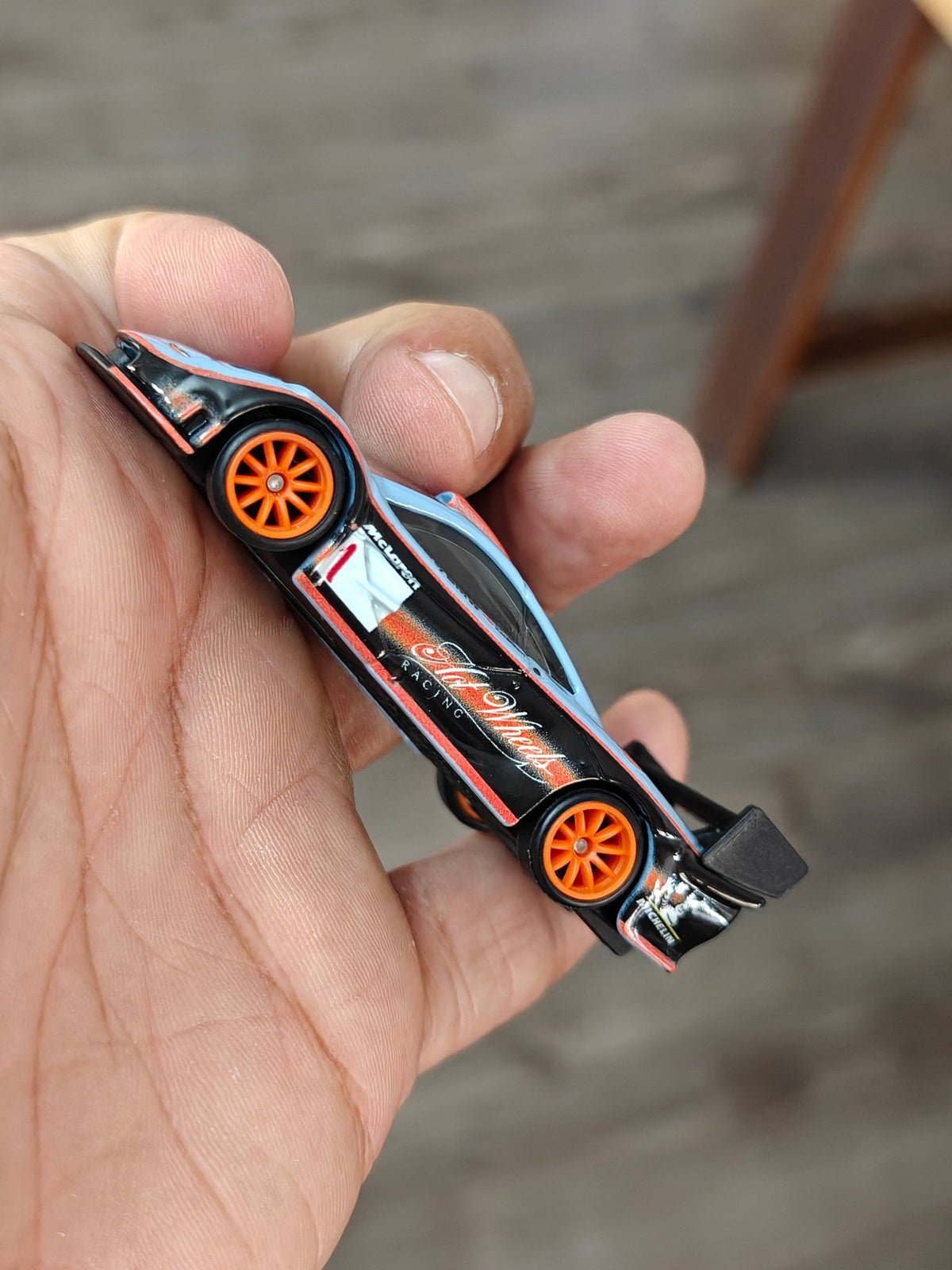 Premium Hot Wheels 1997 McLaren F1 GTR Gulf Edition (Uncarded - New) - Kinder Logs