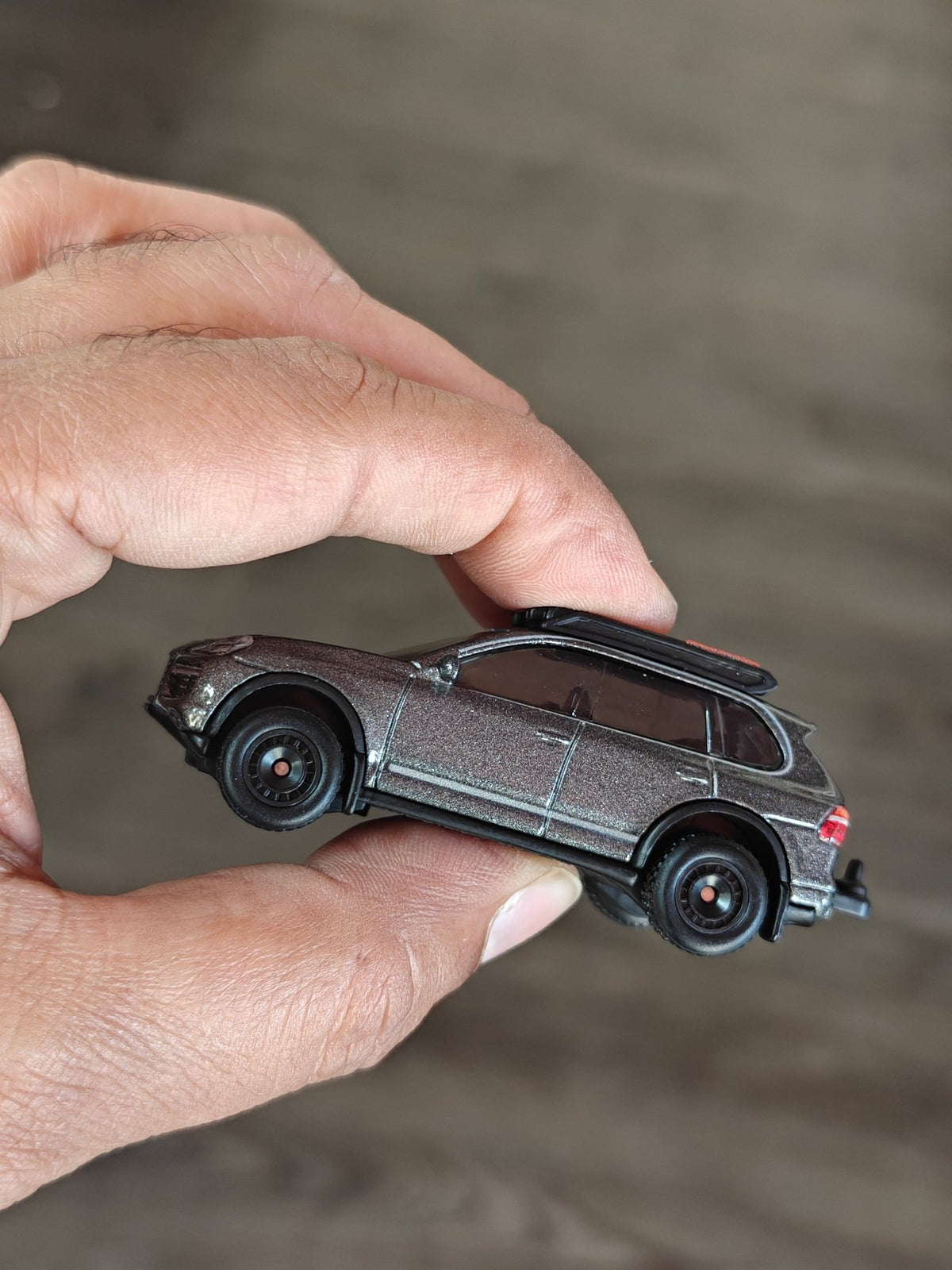 Premium Hot Wheels 2008 Porsche Cayenne With Rally Trailer (Uncarded - New) - Kinder Logs
