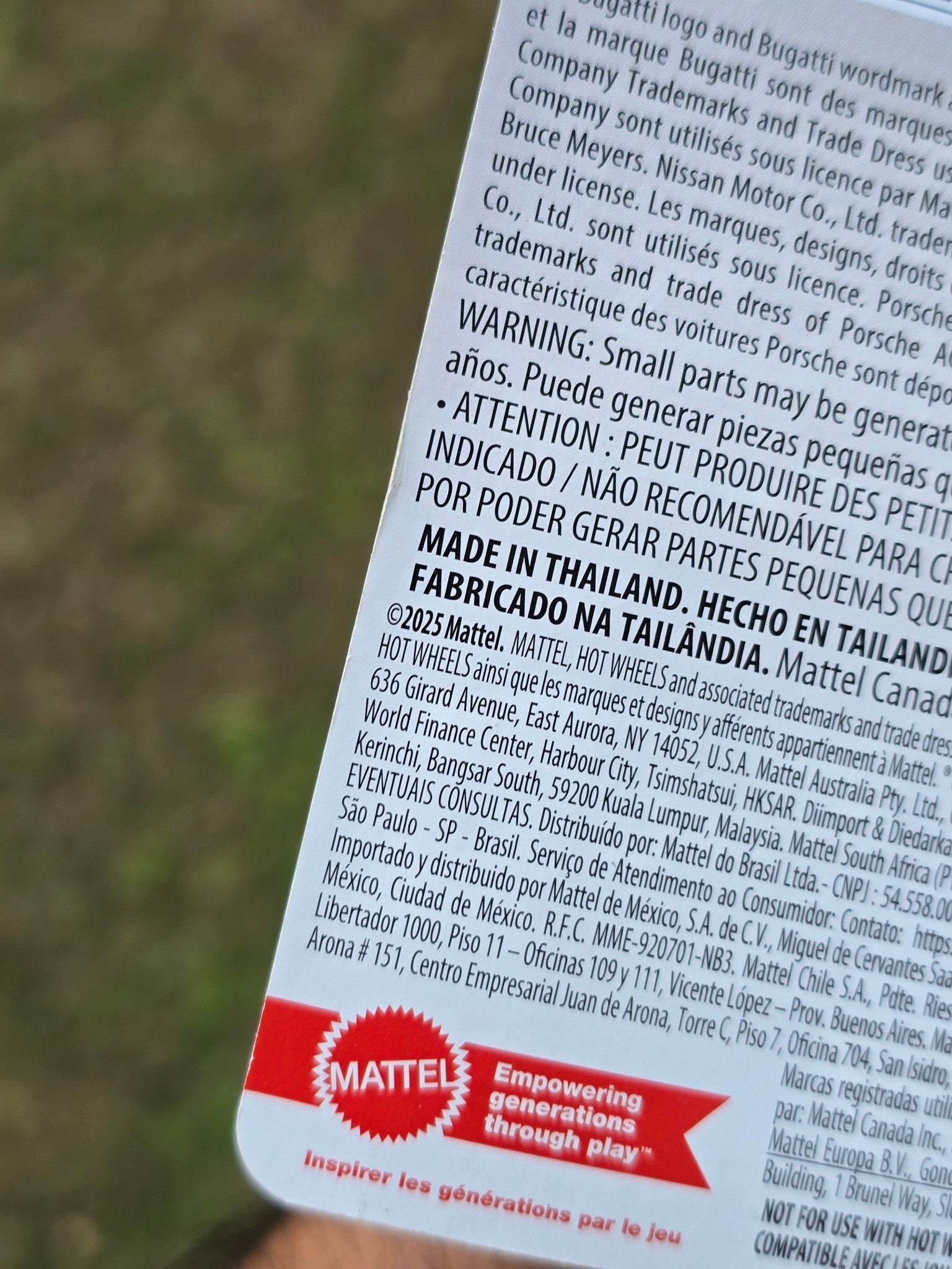 Premium Hot Wheels 2016 Bugatti Chiron - Boulevard 122 (Imported) - Kinder Logs