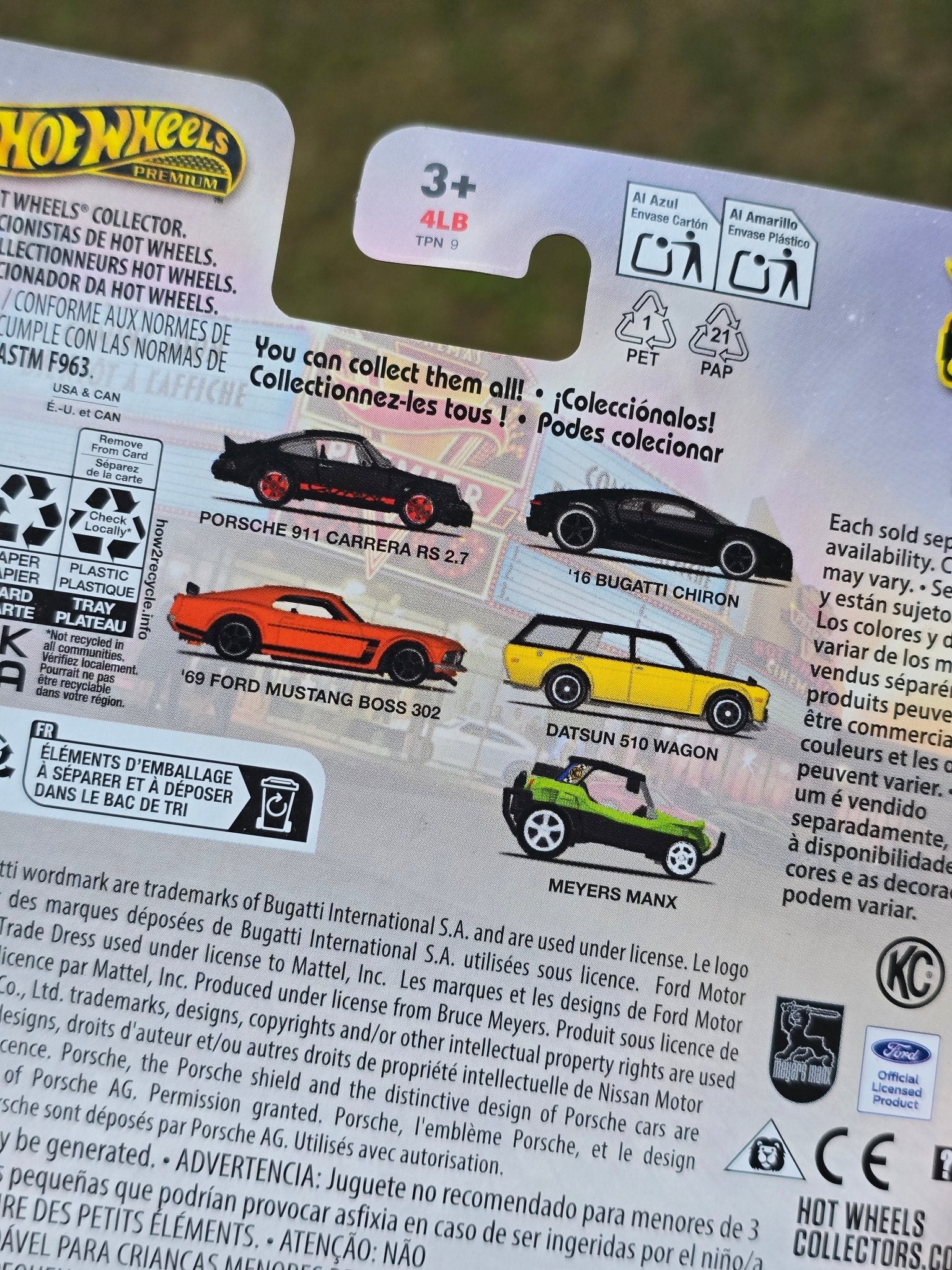 Premium Hot Wheels 2016 Bugatti Chiron - Boulevard 122 (Imported) - Kinder Logs