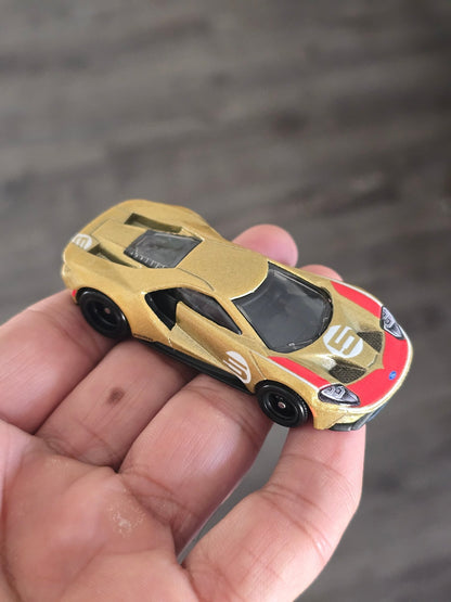 Premium Hot Wheels 2017 Ford GT (Uncarded - New) - Kinder Logs
