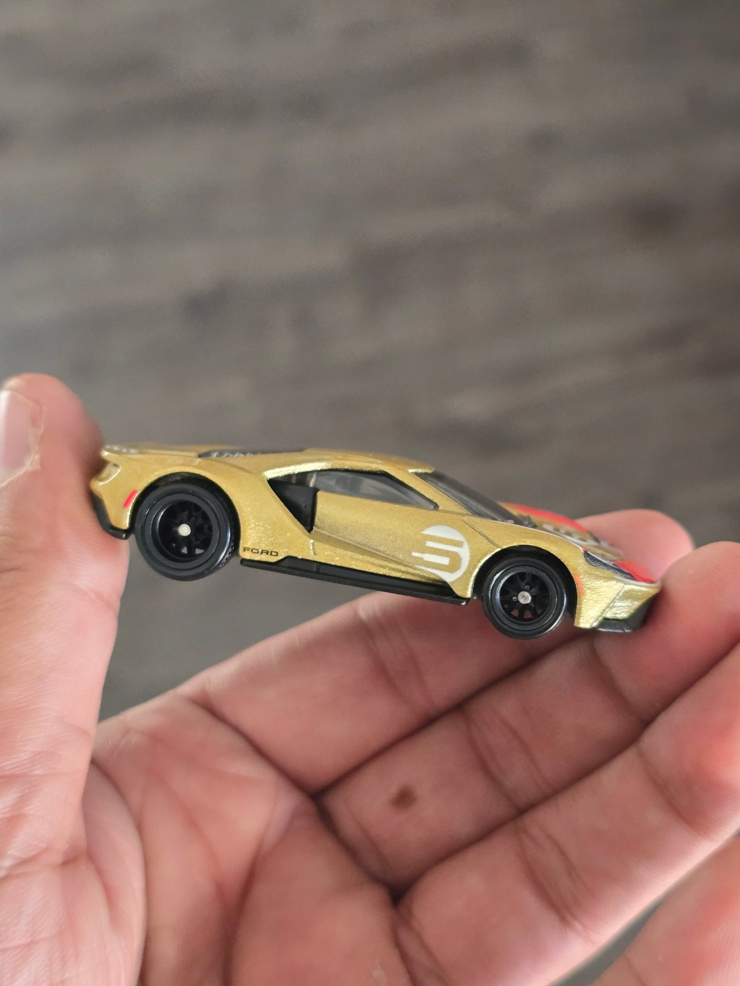 Premium Hot Wheels 2017 Ford GT (Uncarded - New) - Kinder Logs