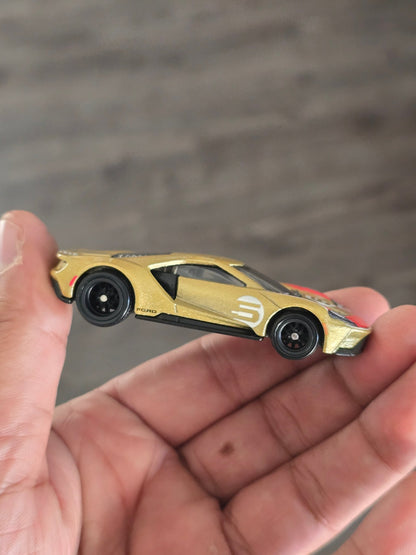 Premium Hot Wheels 2017 Ford GT (Uncarded - New) - Kinder Logs