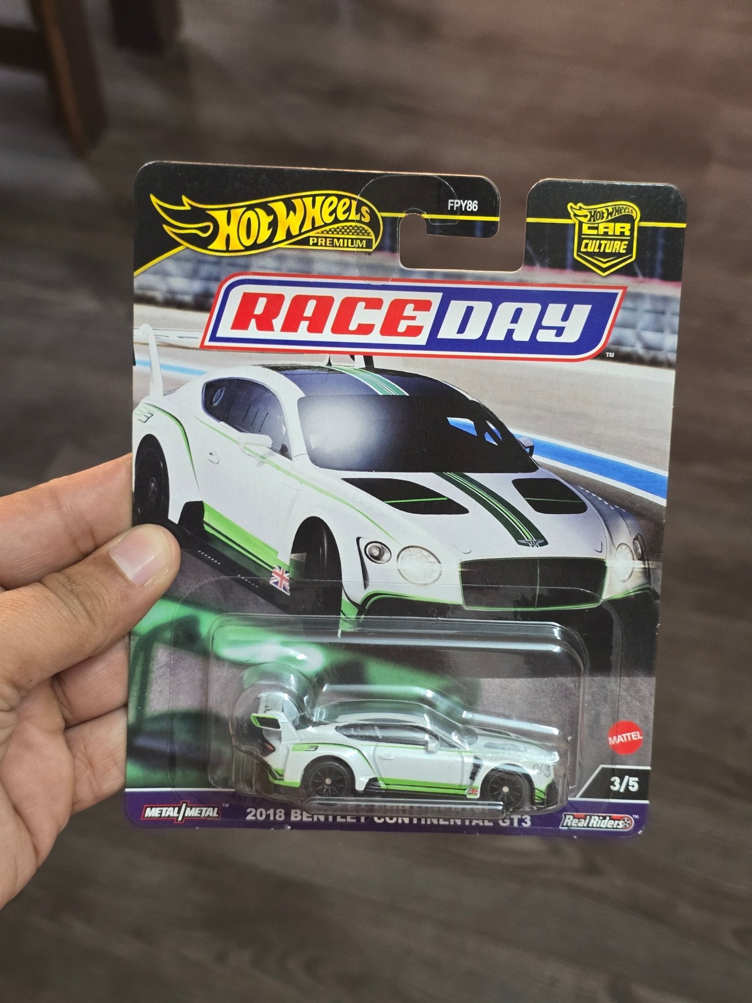Premium Hot Wheels 2018 Bentley Continental GT3 - Race Day (Imported) - Kinder Logs