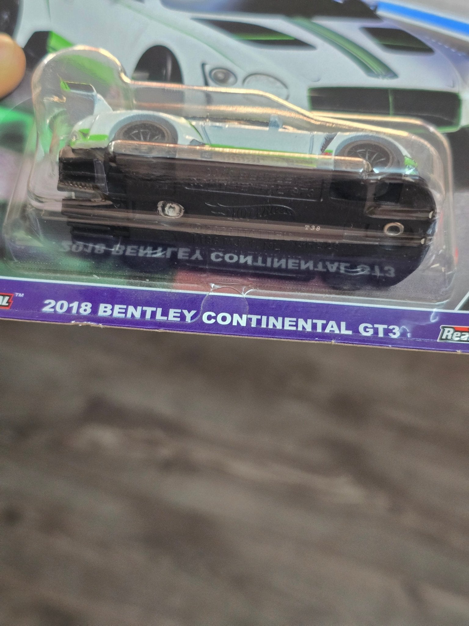 Premium Hot Wheels 2018 Bentley Continental GT3 - Race Day (Imported) - Kinder Logs