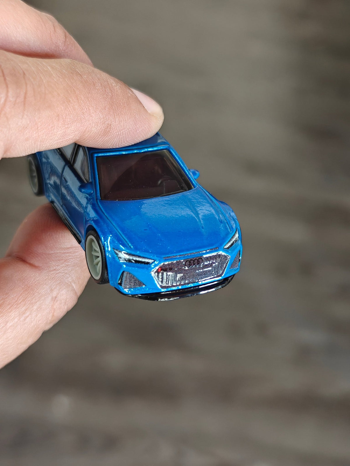 Premium Hot Wheels 2020 Audi RS6 Avant - Deutschland Design (Uncarded - New) - Kinder Logs