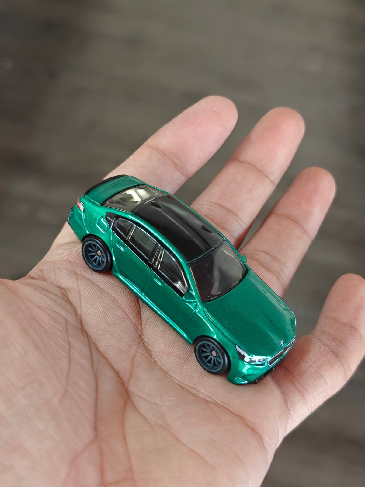 Premium Hot Wheels 2025 BMW M5 - Deutschland Design (Uncarded - New) - Kinder Logs