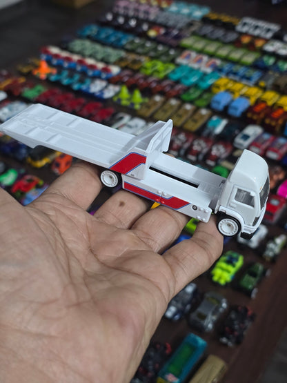 Premium Hot Wheels Aero Lift - White (Uncarded - New) - Kinder Logs