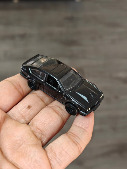 Premium Hot Wheels Alfa Romeo GTV6 3.0 CHASE 0/5 (Uncarded - With Card) - Kinder Logs