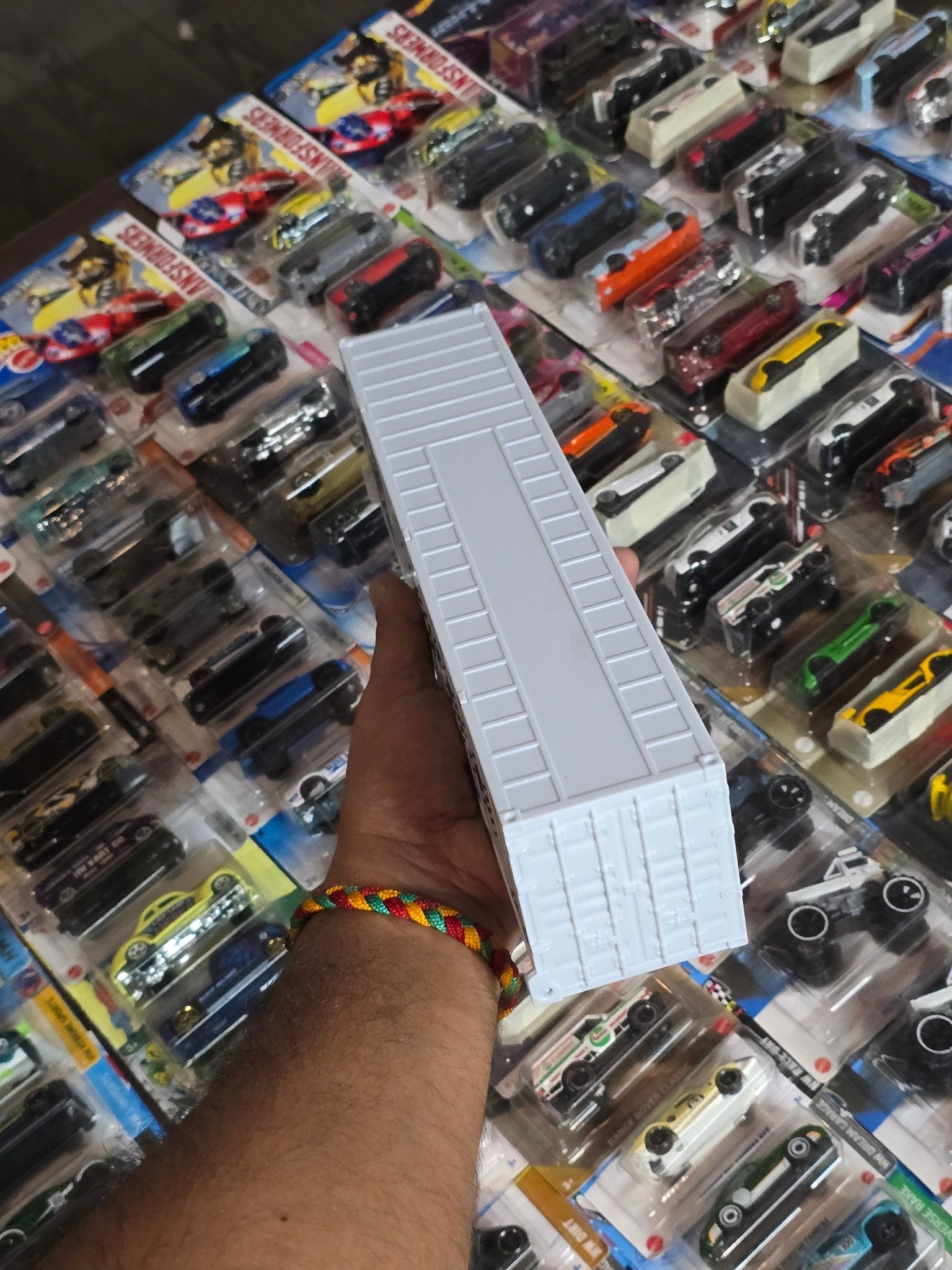 Premium Hot Wheels American Scene Container (5 Cars Pack) - Kinder Logs