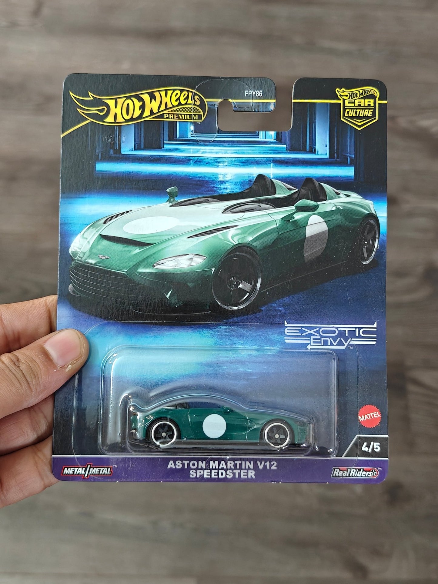 Premium Hot Wheels Aston Martin V12 Speedster (Imported) - Kinder Logs