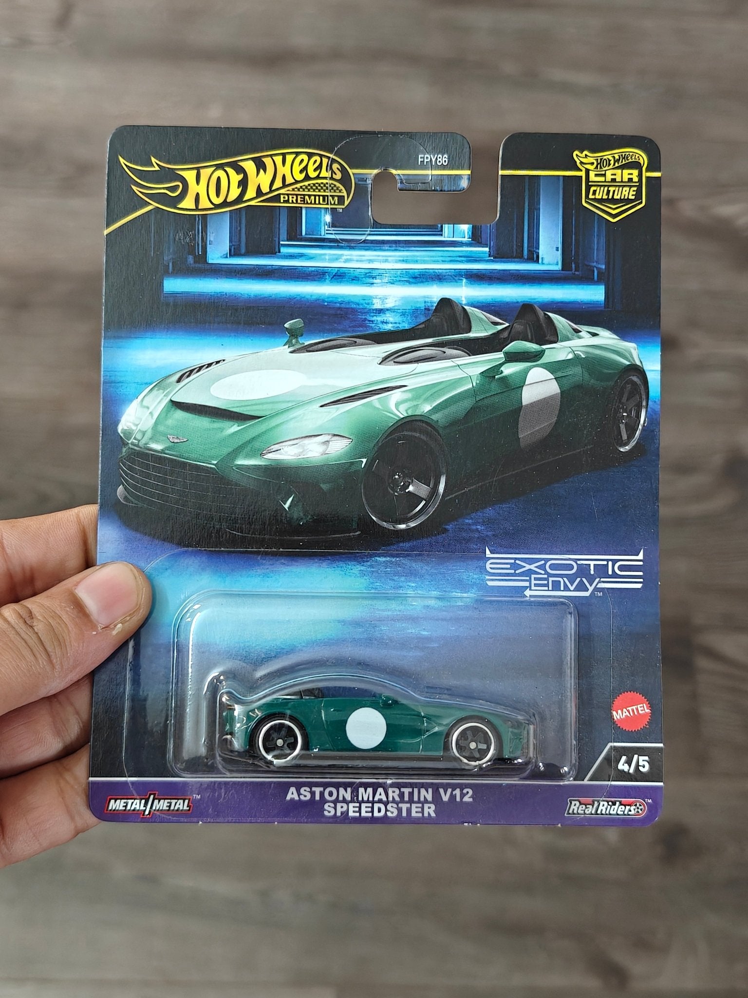 Premium Hot Wheels Aston Martin V12 Speedster (Imported) - Kinder Logs