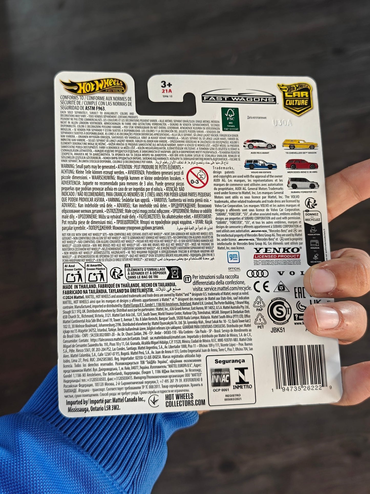 Premium Hot Wheels Audi RS6 Avant - Fast Wagons (Imported) - Kinder Logs