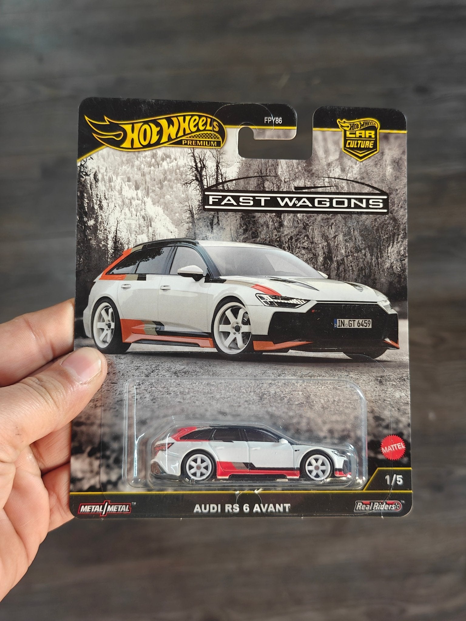 Premium Hot Wheels Audi RS6 Avant - Fast Wagons (Imported) - Kinder Logs